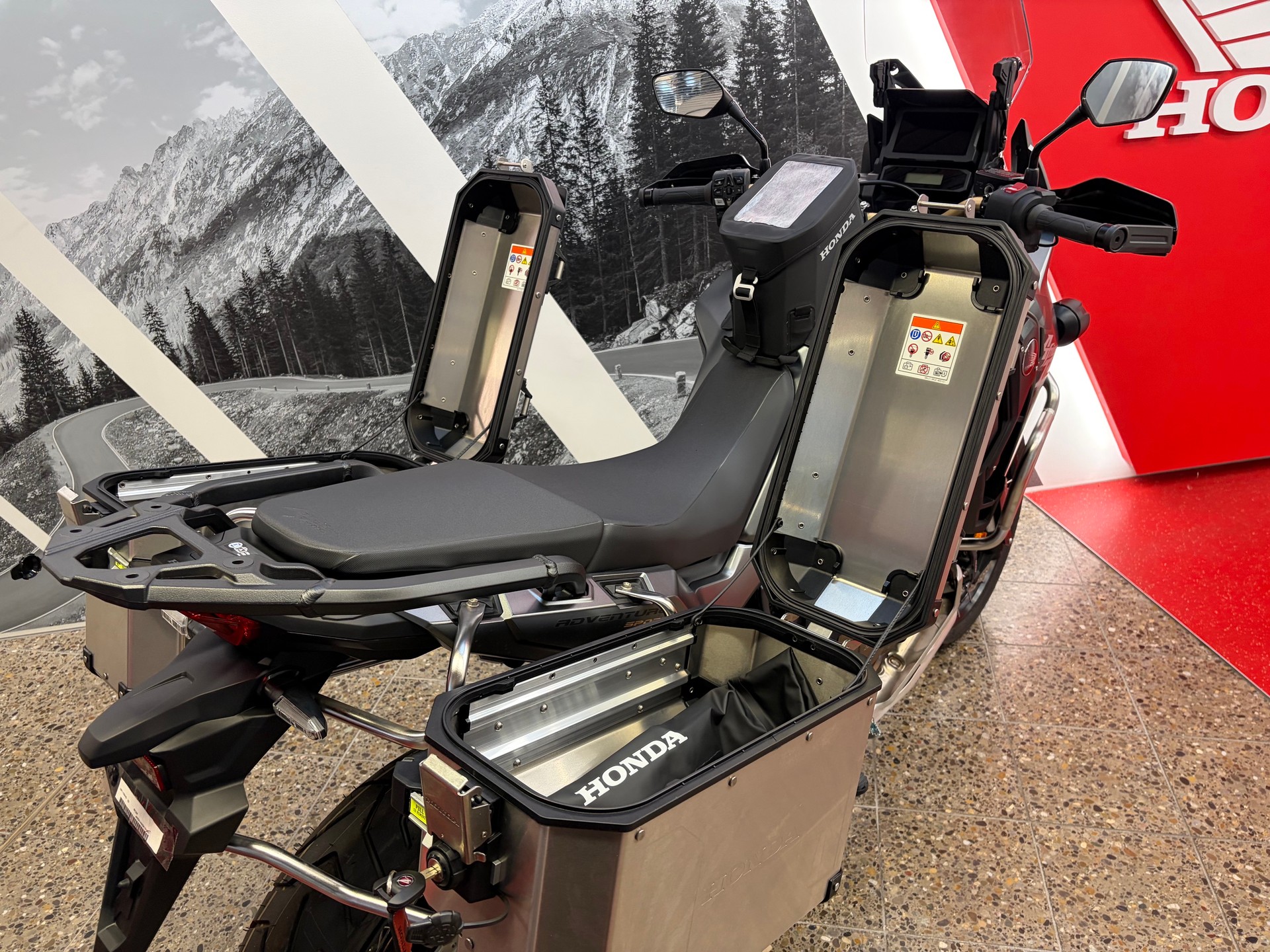 HONDA CRF 1100 Africa Twin Adventure Sports Swiss Edition-image-8