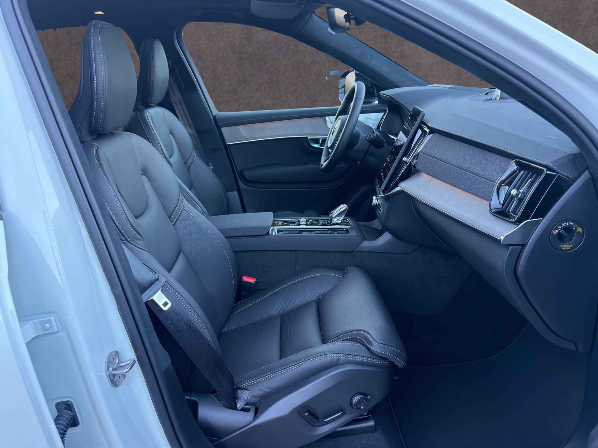 VOLVO XC90 2.0 T8 TE Ultra Dark eAWD-image-14