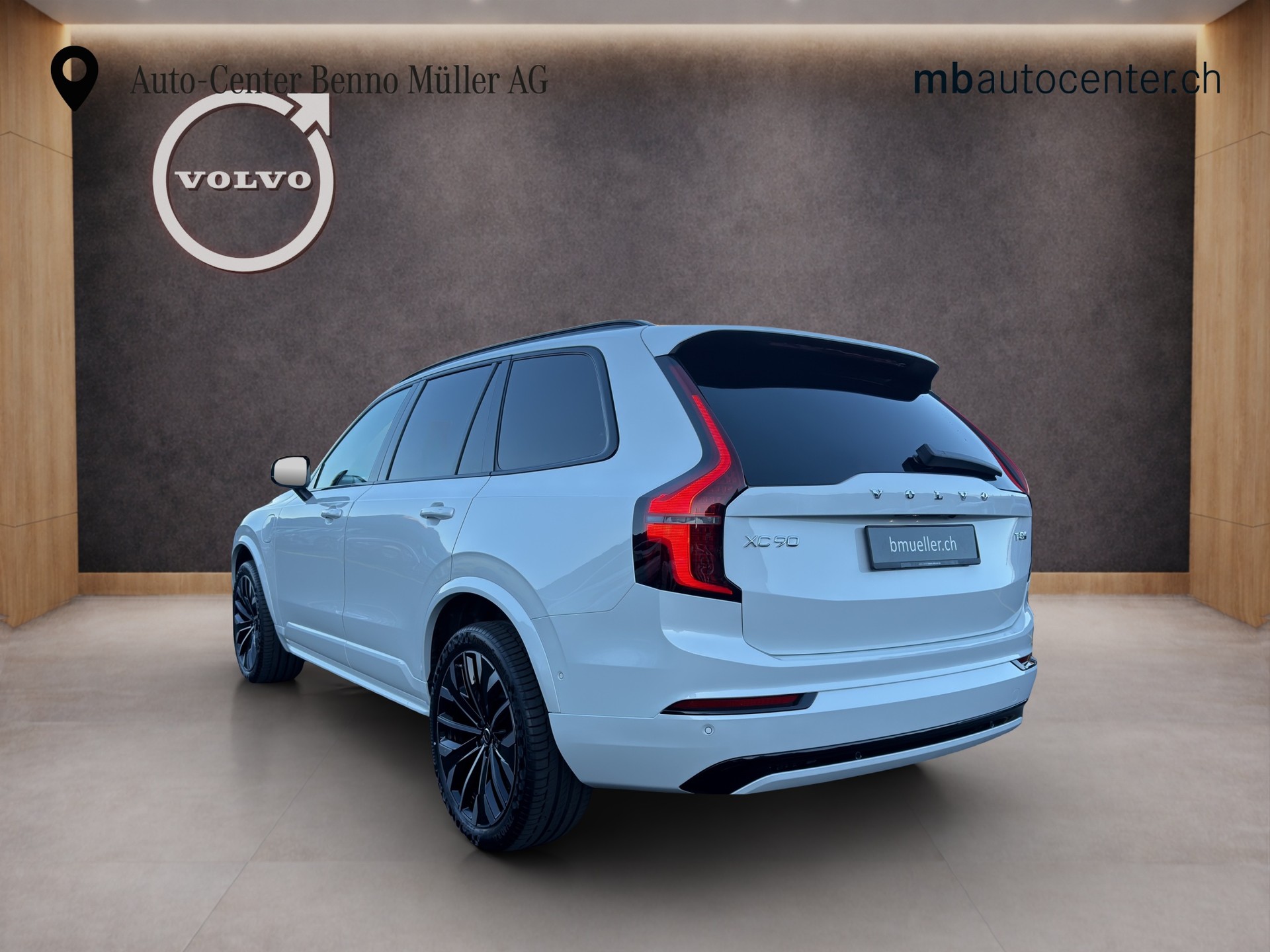 VOLVO XC90 2.0 T8 TE Ultra Dark eAWD-showroom-element-2