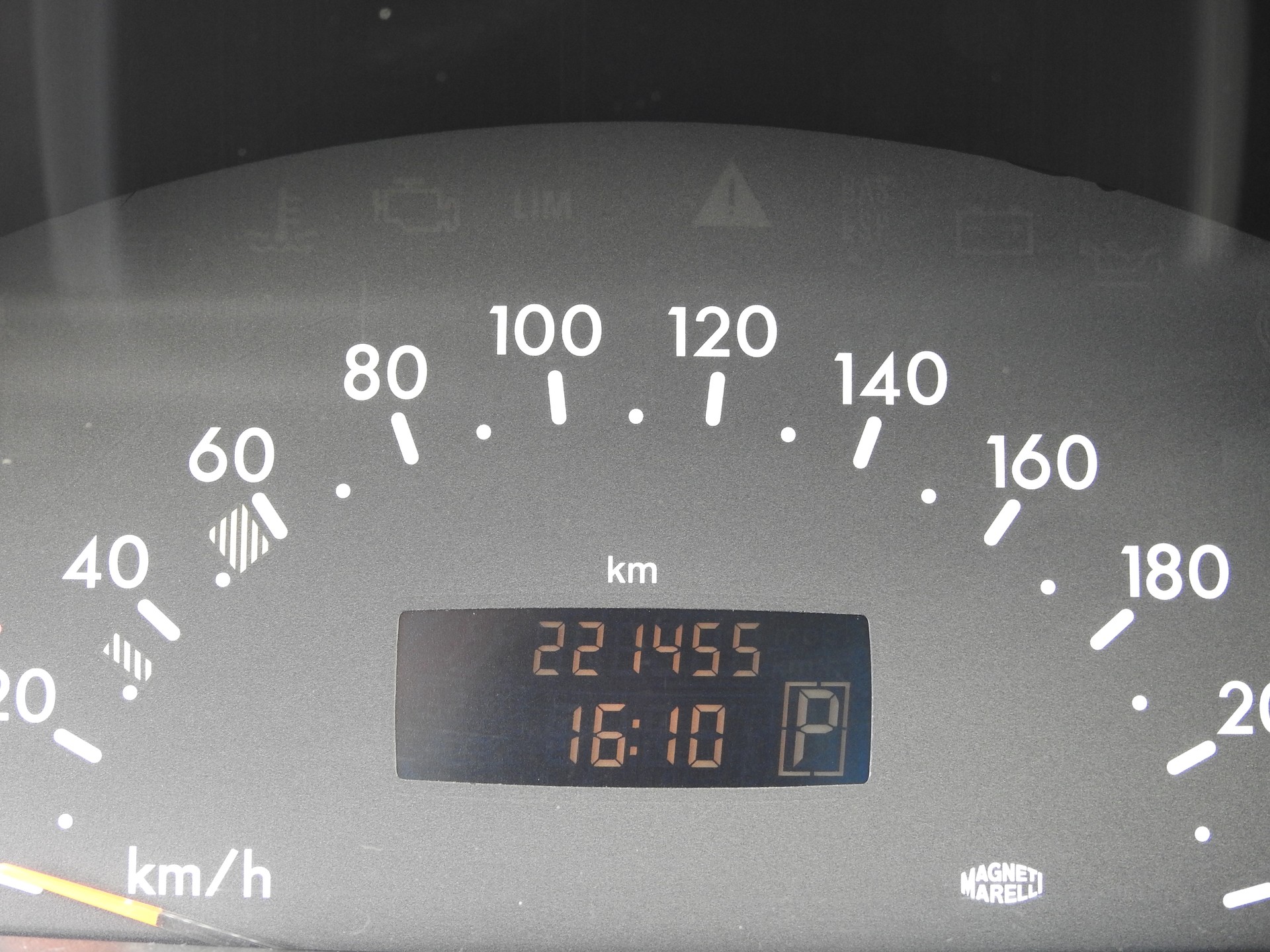MERCEDES-BENZ A 190 L Avantgarde-image-22