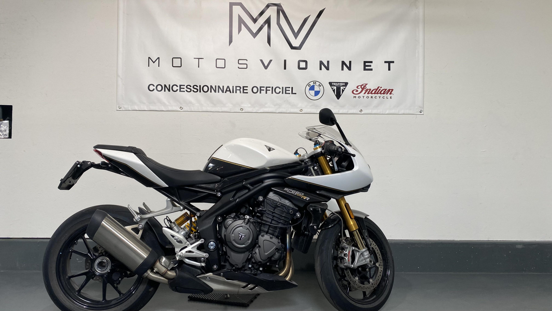 TRIUMPH Speed Triple 1200 RR-image-0