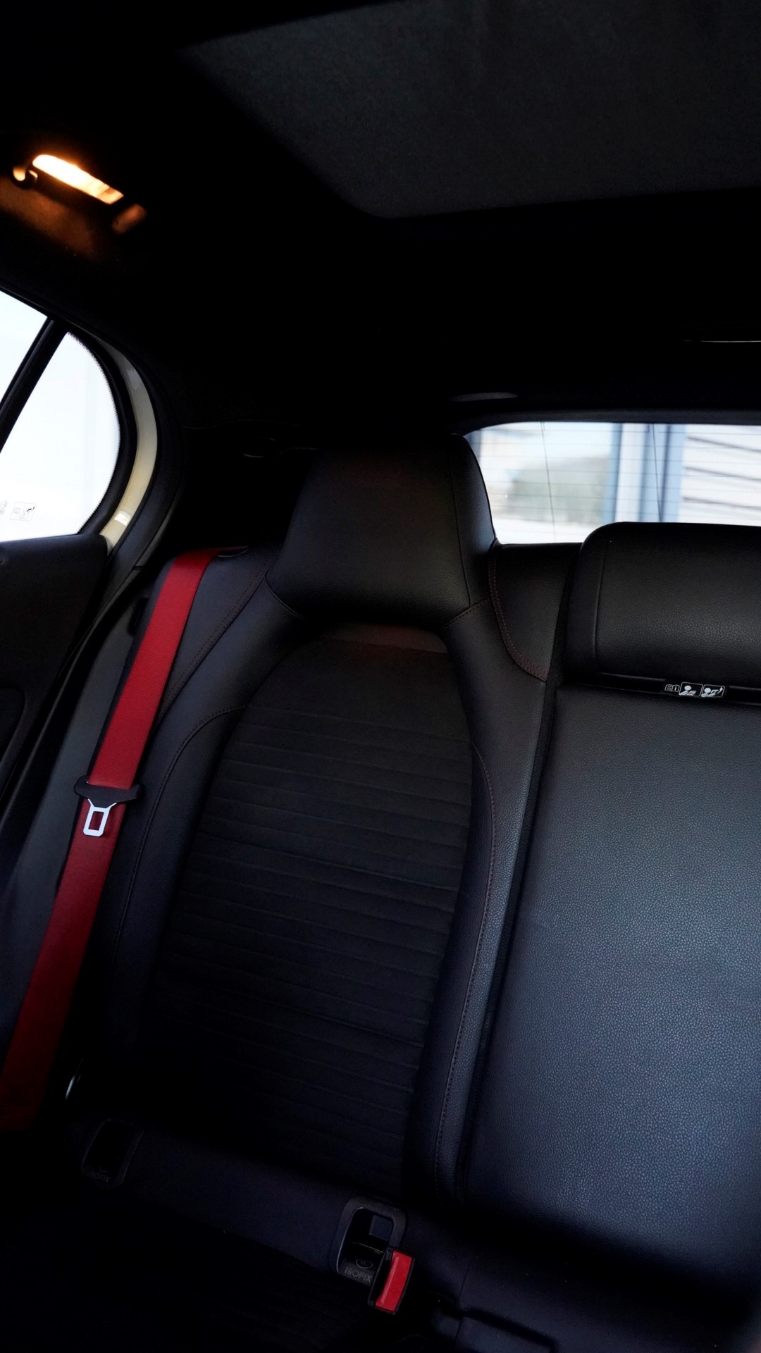 MERCEDES-BENZ GLA 45 AMG 4Matic 7G-DCT-image-6