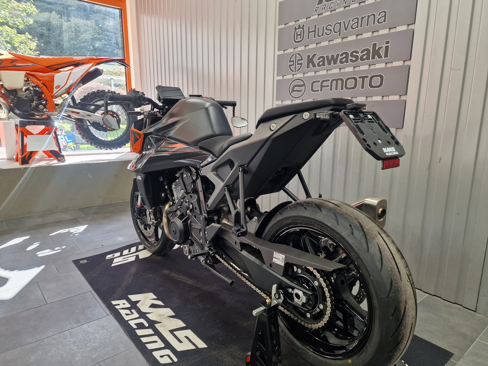KTM 990 Duke-image-8