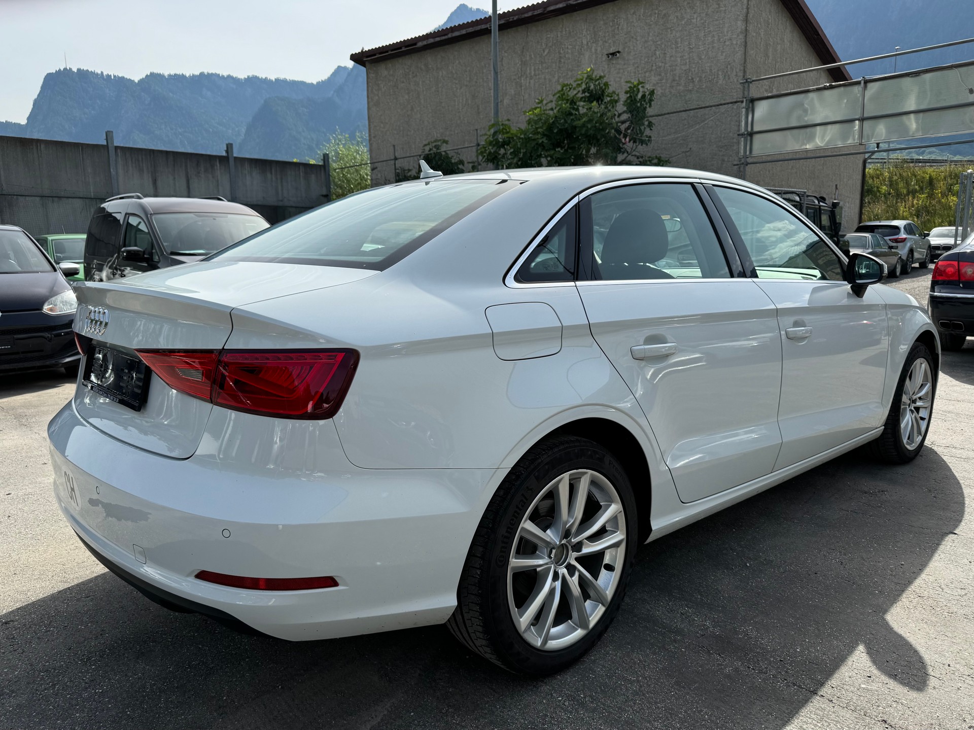 AUDI A3 Sedan 1.4 TFSI Ambiente S-tronic-image-3
