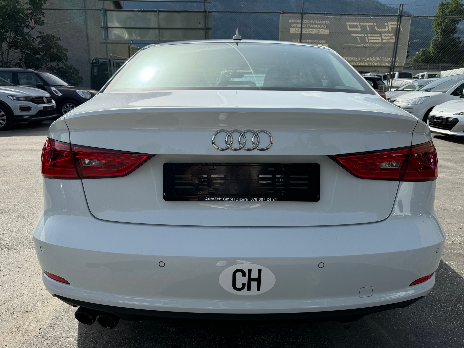 AUDI A3 Sedan 1.4 TFSI Ambiente S-tronic-image-4