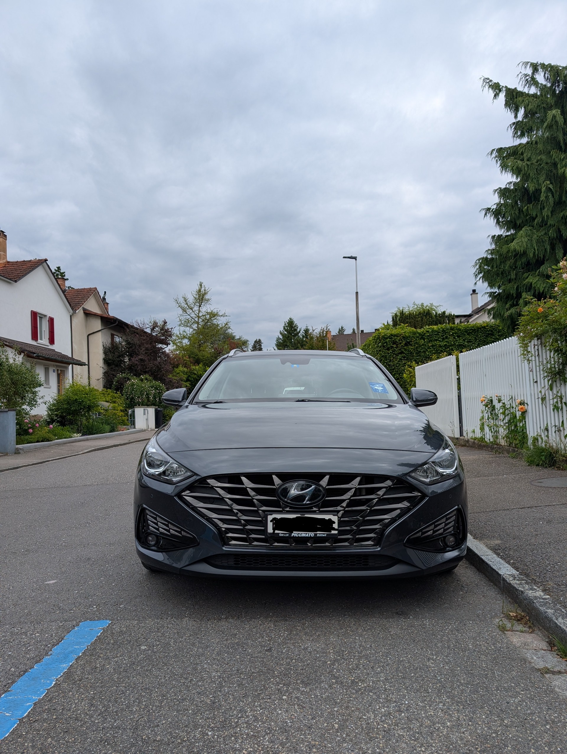 HYUNDAI i30 Wagon 1.5 T-GDi Amplia 48V MH DCT-image-1