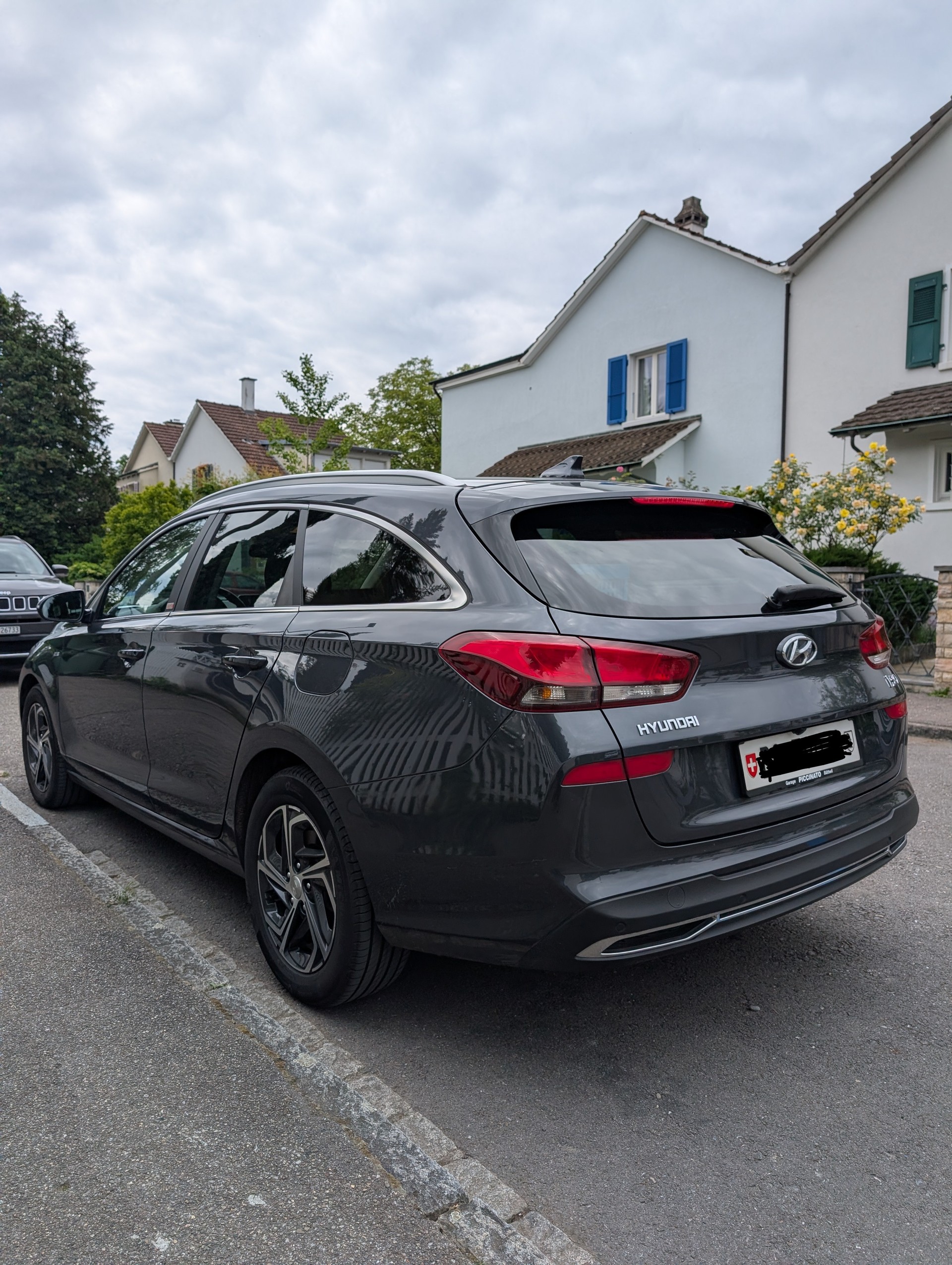 HYUNDAI i30 Wagon 1.5 T-GDi Amplia 48V MH DCT-image-2