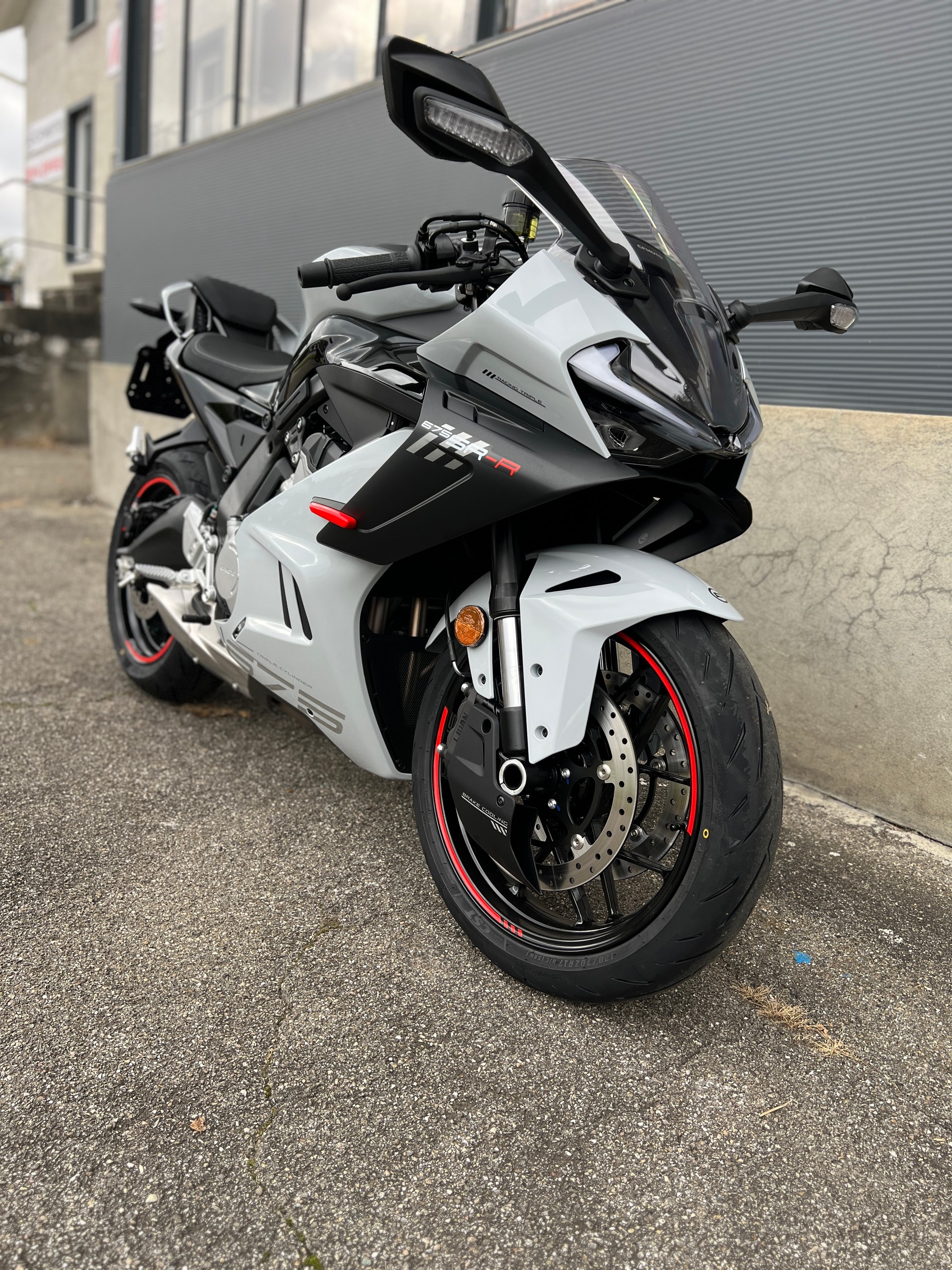 CF MOTO 675 SR-R auch als 35kW