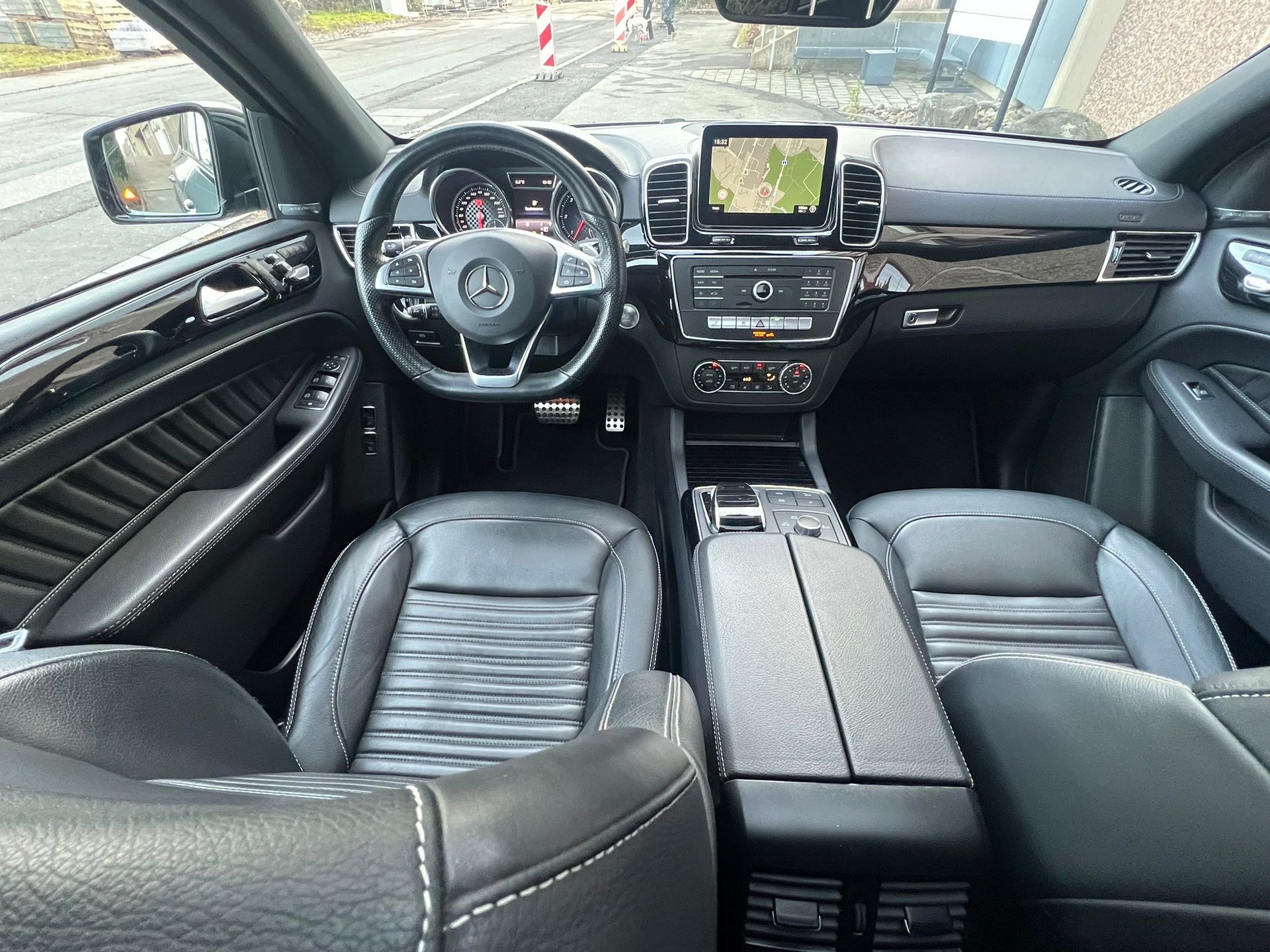 MERCEDES-BENZ GLE Coupé 350 d 4Matic 9G-Tronic-image-6