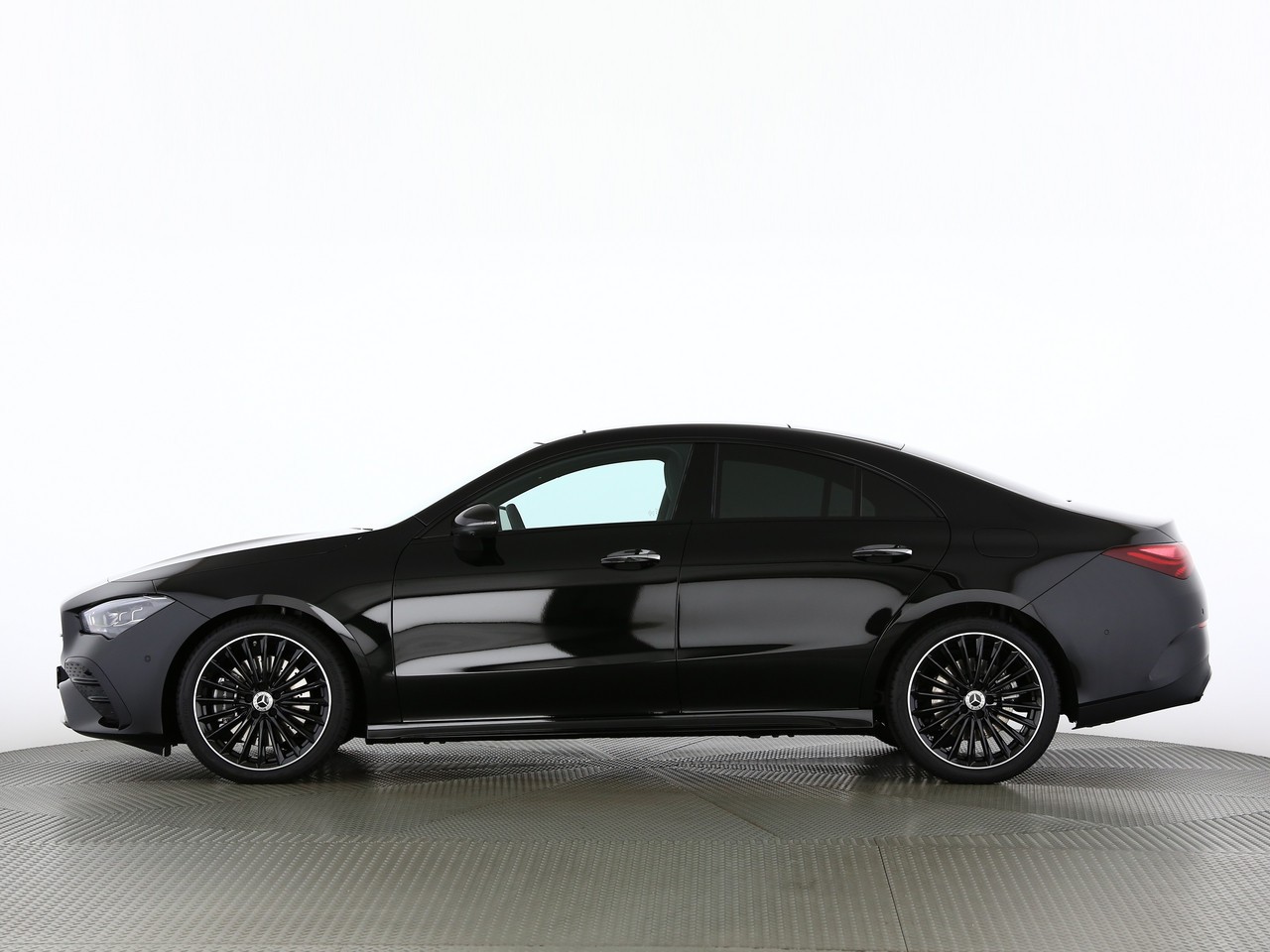MERCEDES-BENZ CLA 250 4Matic 8G-DCT-showroom-element-2