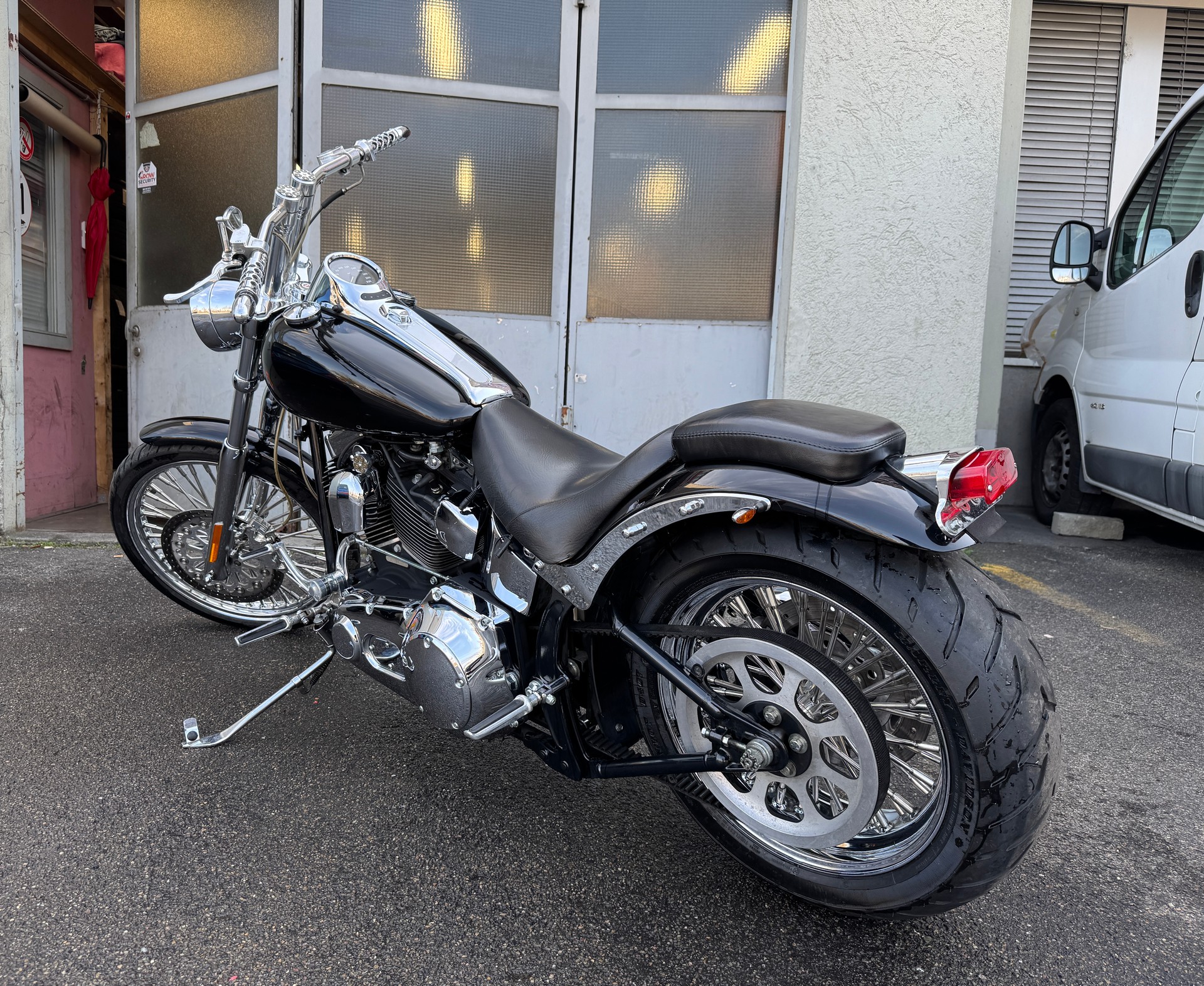 HARLEY-DAVIDSON Deuce-image-1