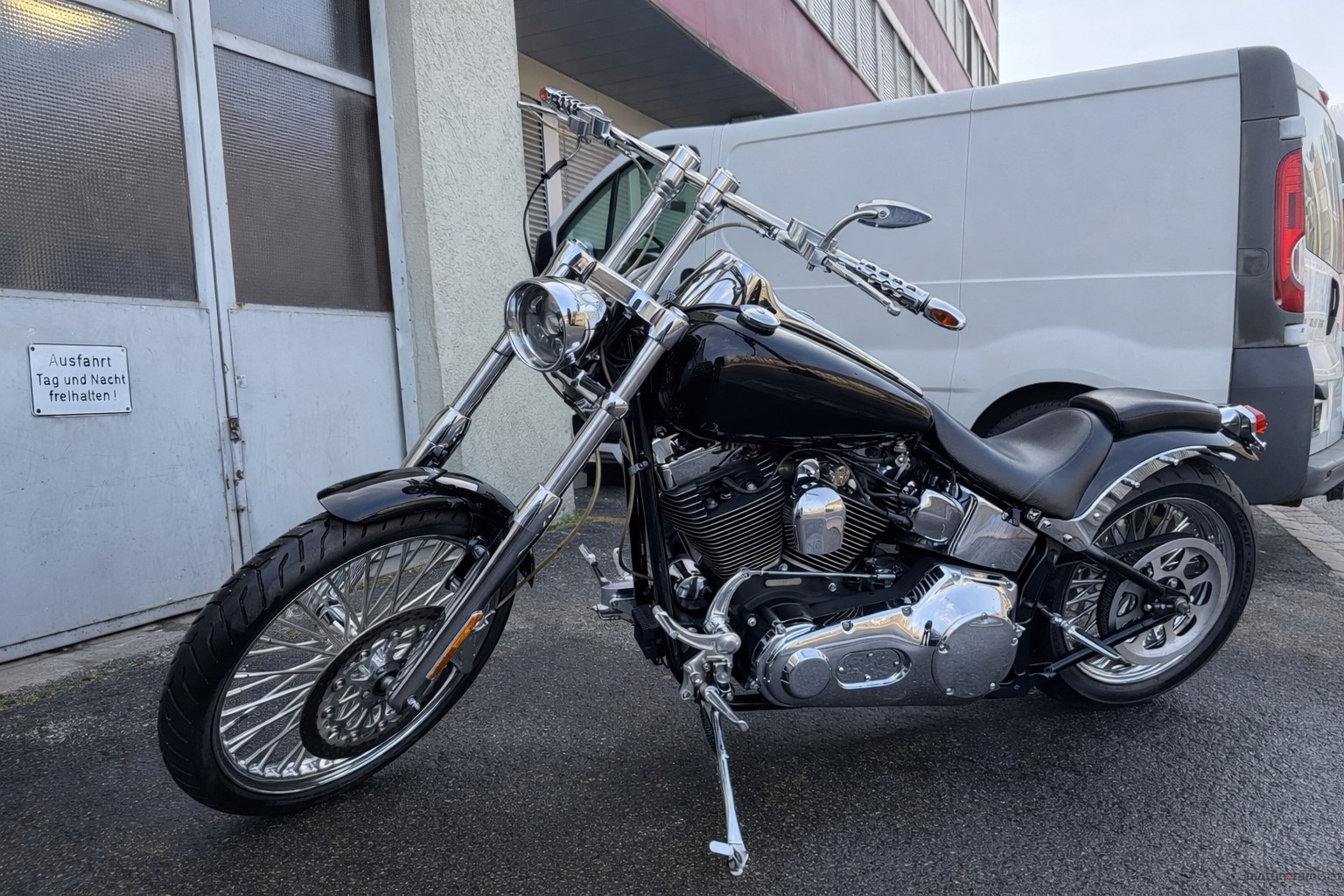 HARLEY-DAVIDSON Deuce-image-0