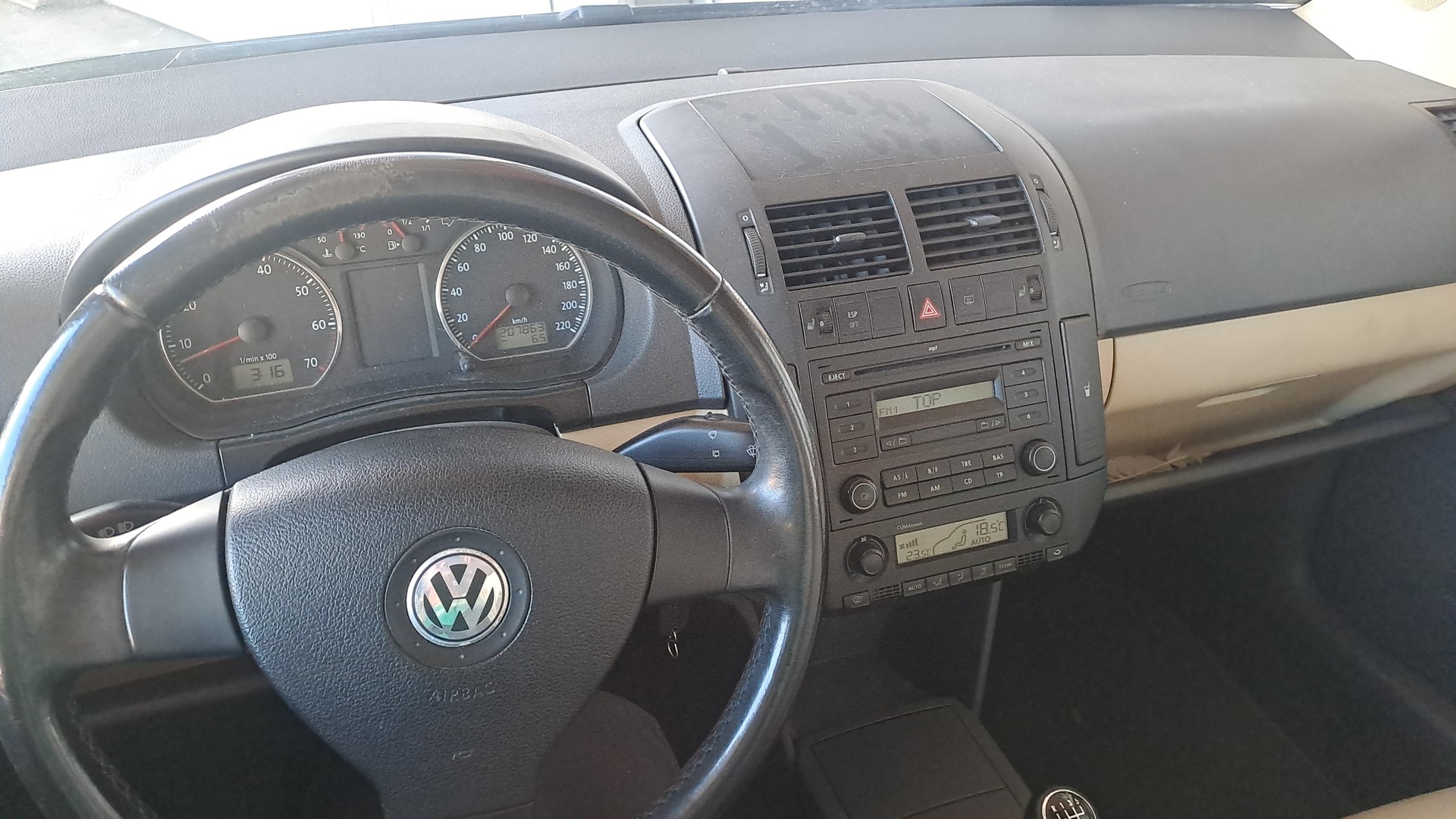 VW Polo 1.6 16V Comfortline-image-11