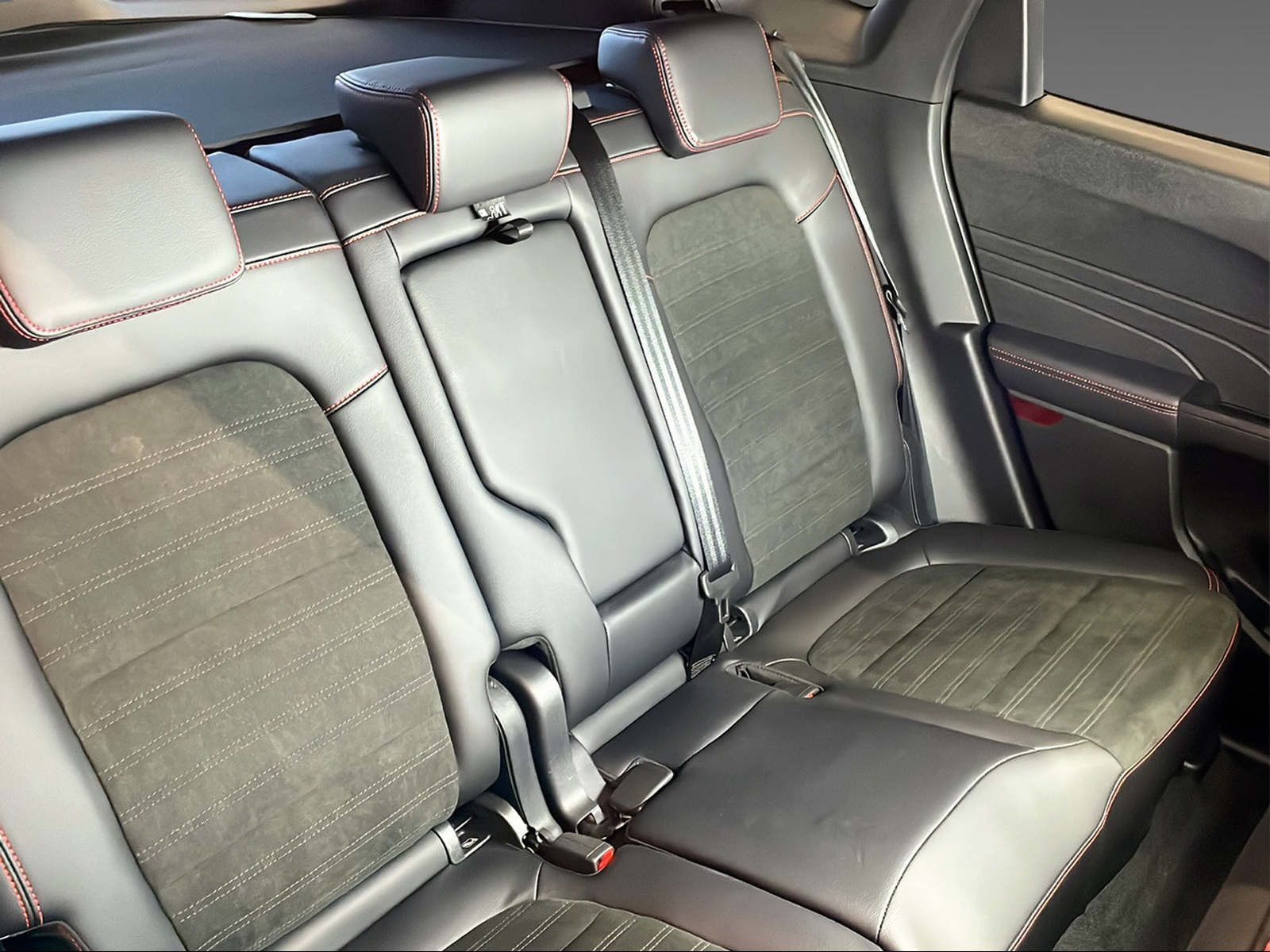 FORD Kuga 2.5 Plug-in Hybrid ST-Line X-image-8