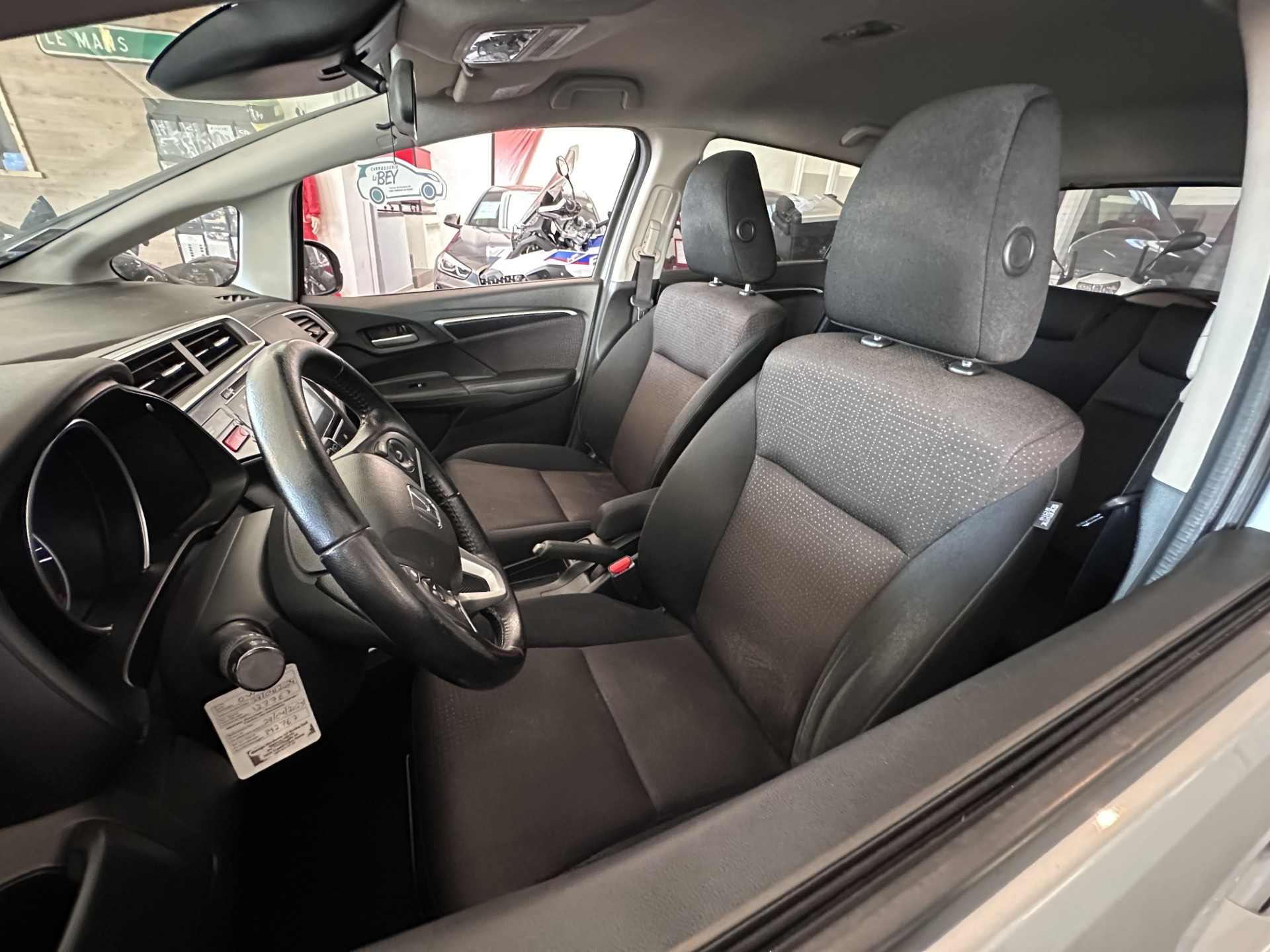 HONDA Jazz 1.3i-VTEC Comfort-image-8