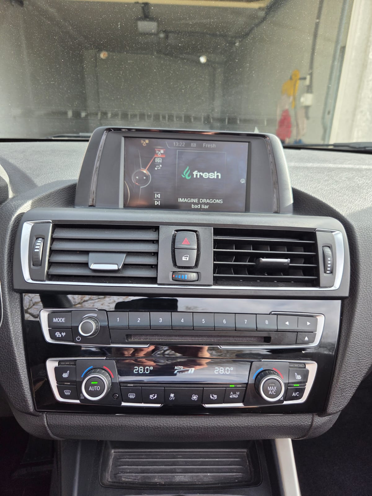 BMW 220i-image-5