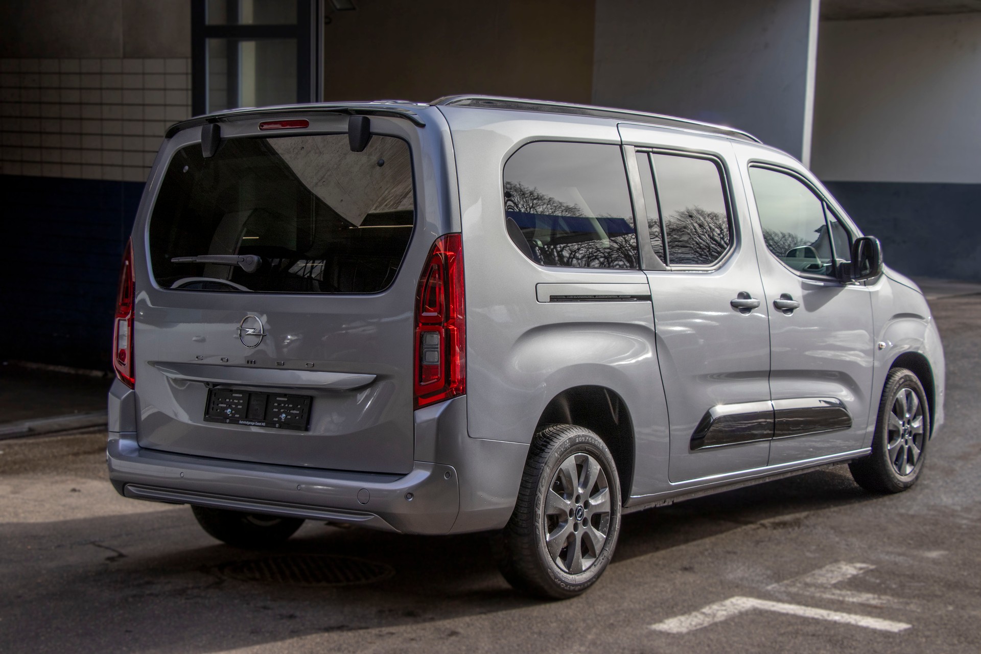 OPEL Combo XL 1.5 GS S/S Long Version-showroom-element-3