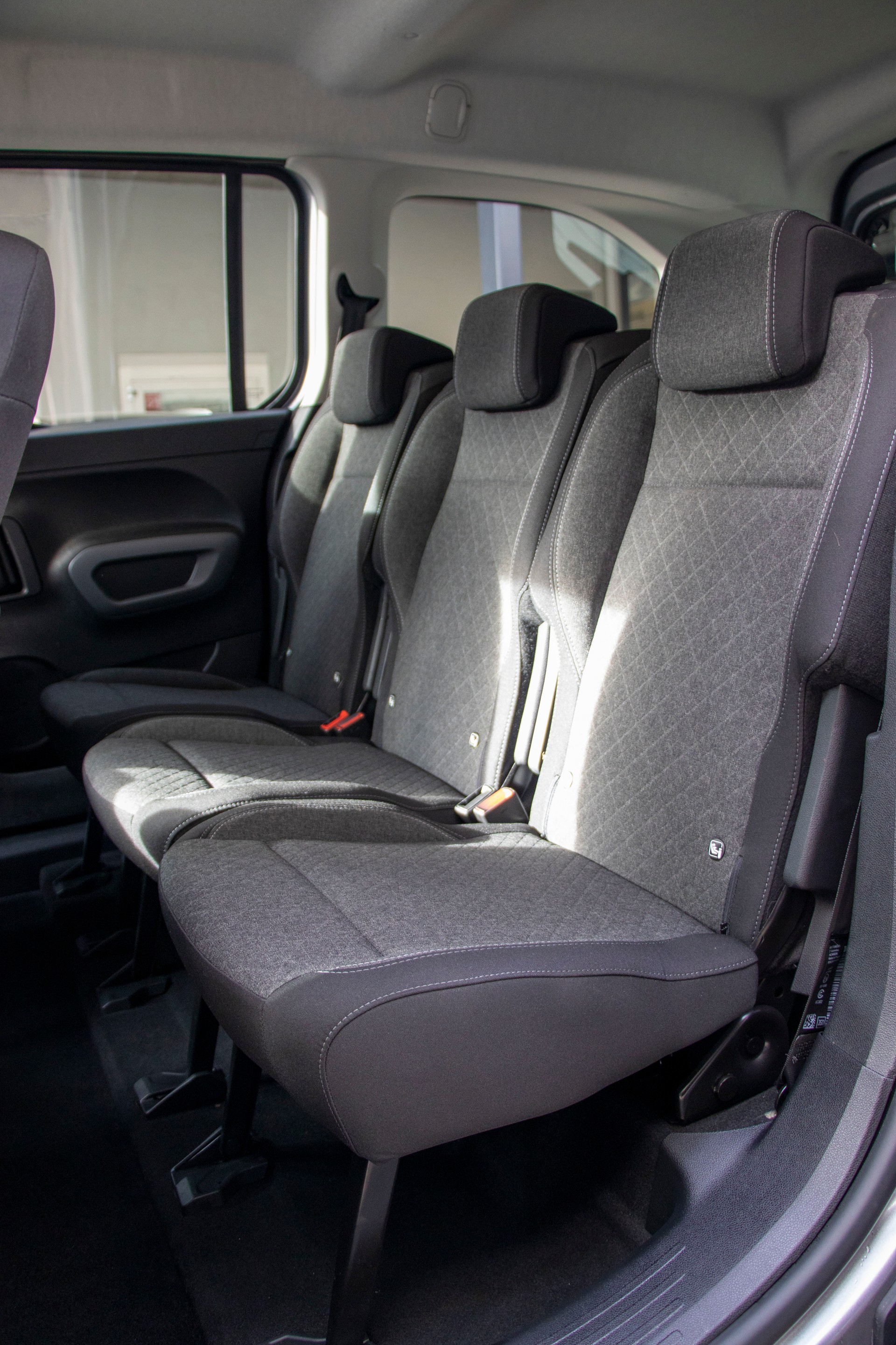 OPEL Combo XL 1.5 GS S/S Long Version-image-8