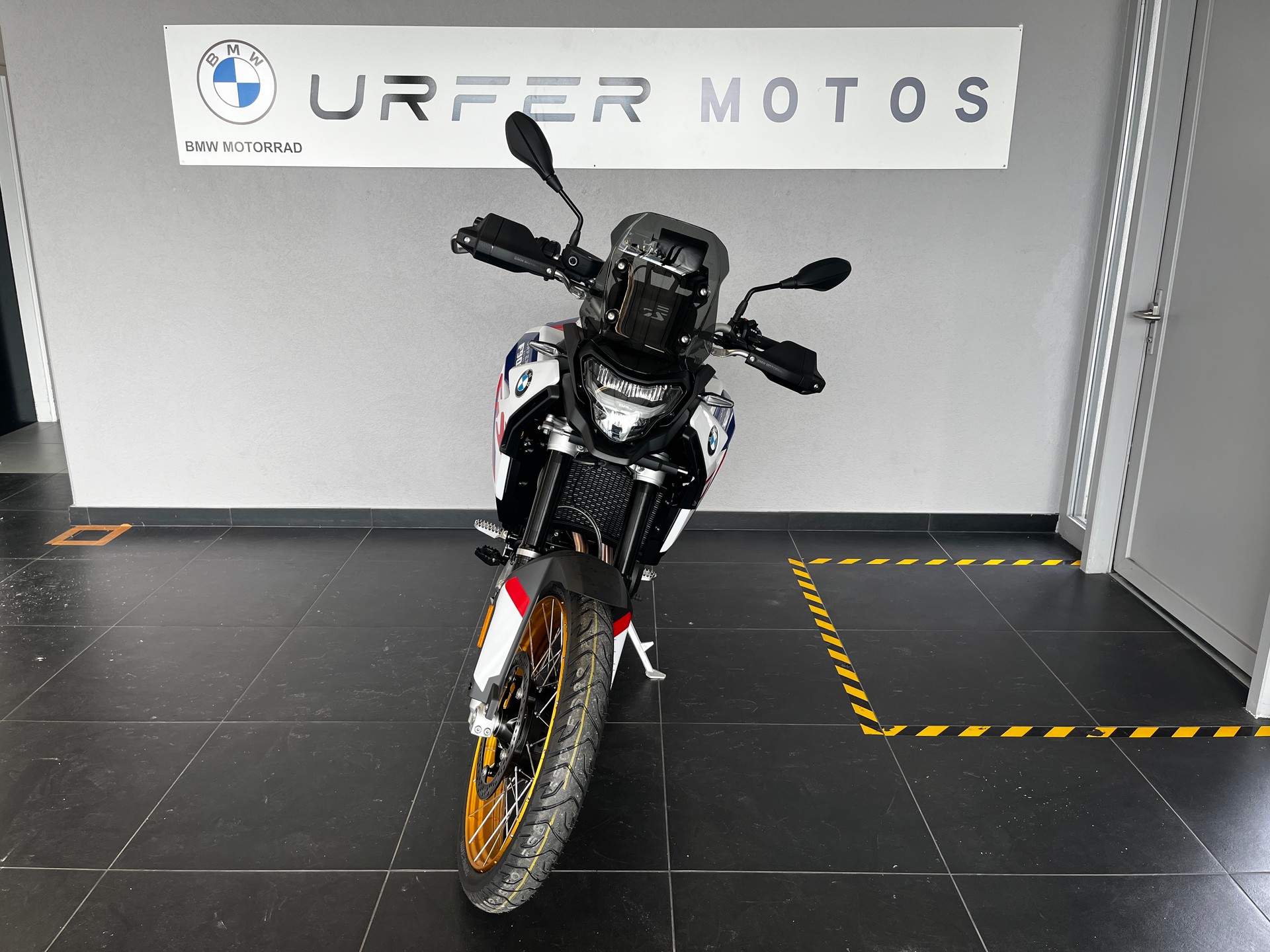 BMW F 900 GS-image-2