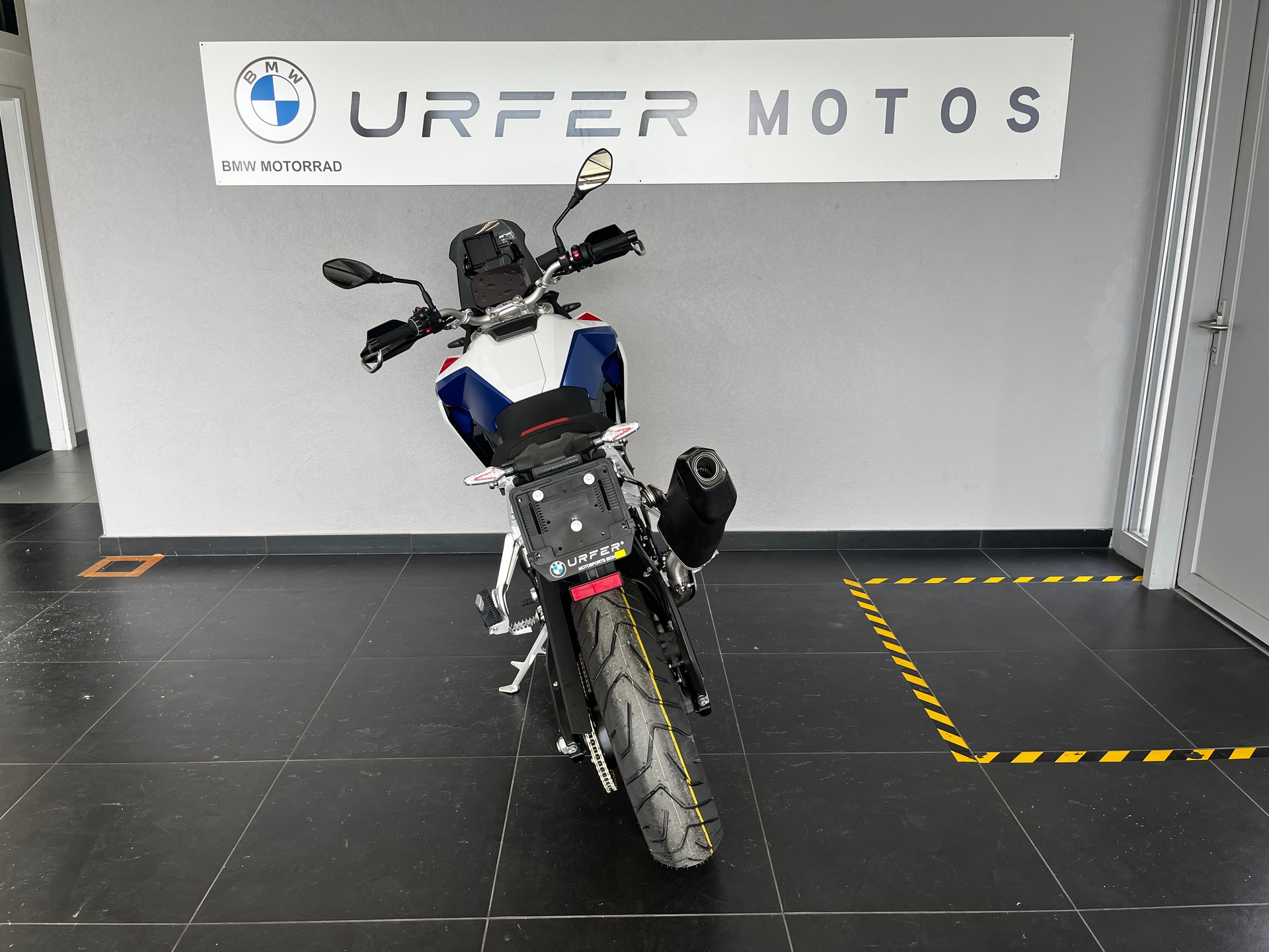 BMW F 900 GS-image-6