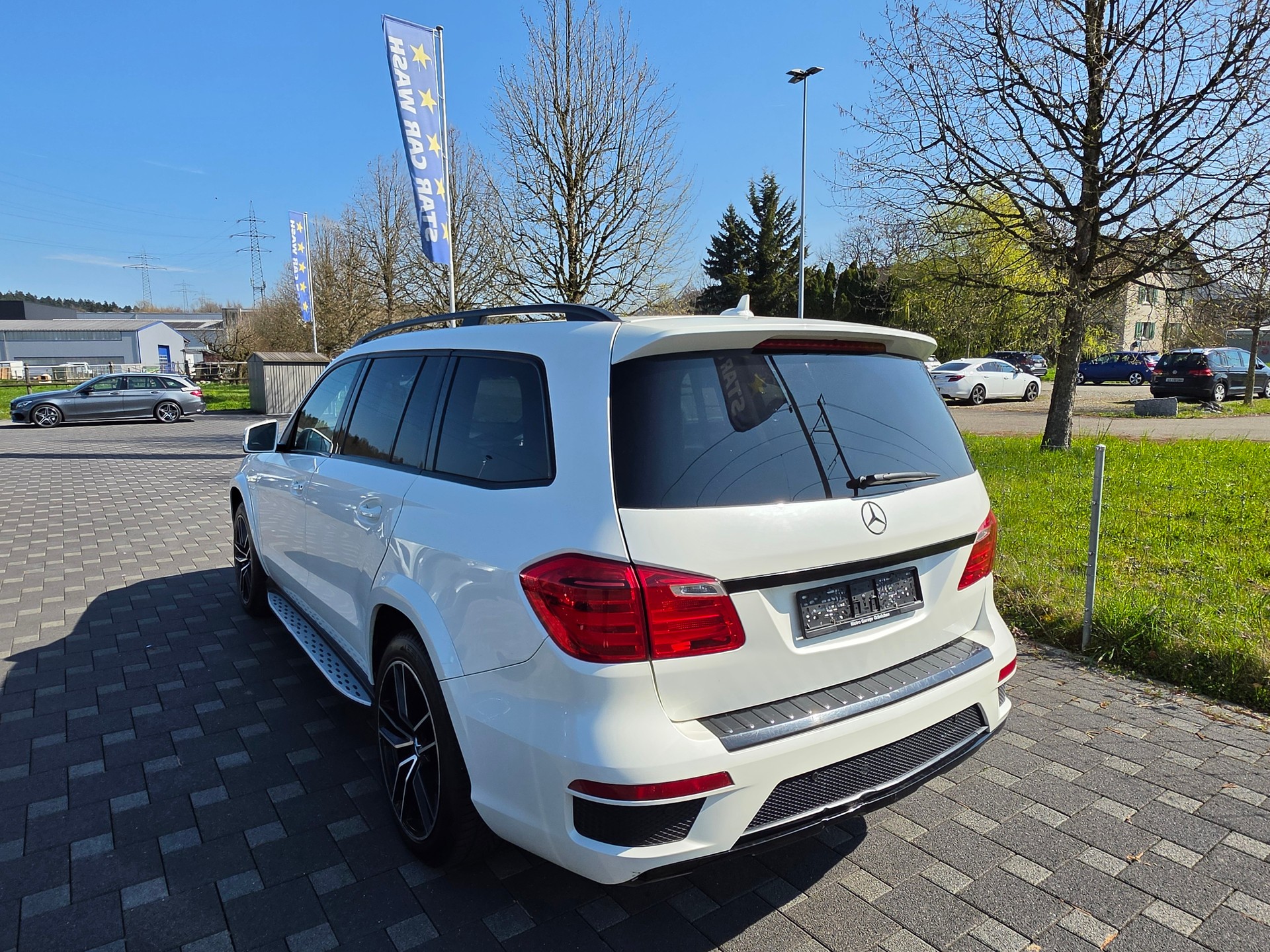 MERCEDES-BENZ GL 350 BlueTEC 4Matic 7G-TRONIC-showroom-element-2