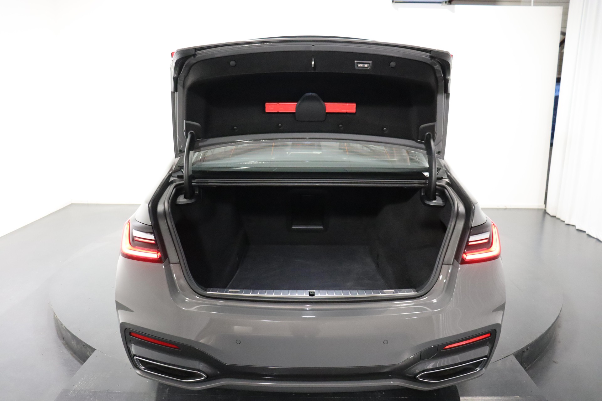 BMW 730d xDrive SAG-image-13