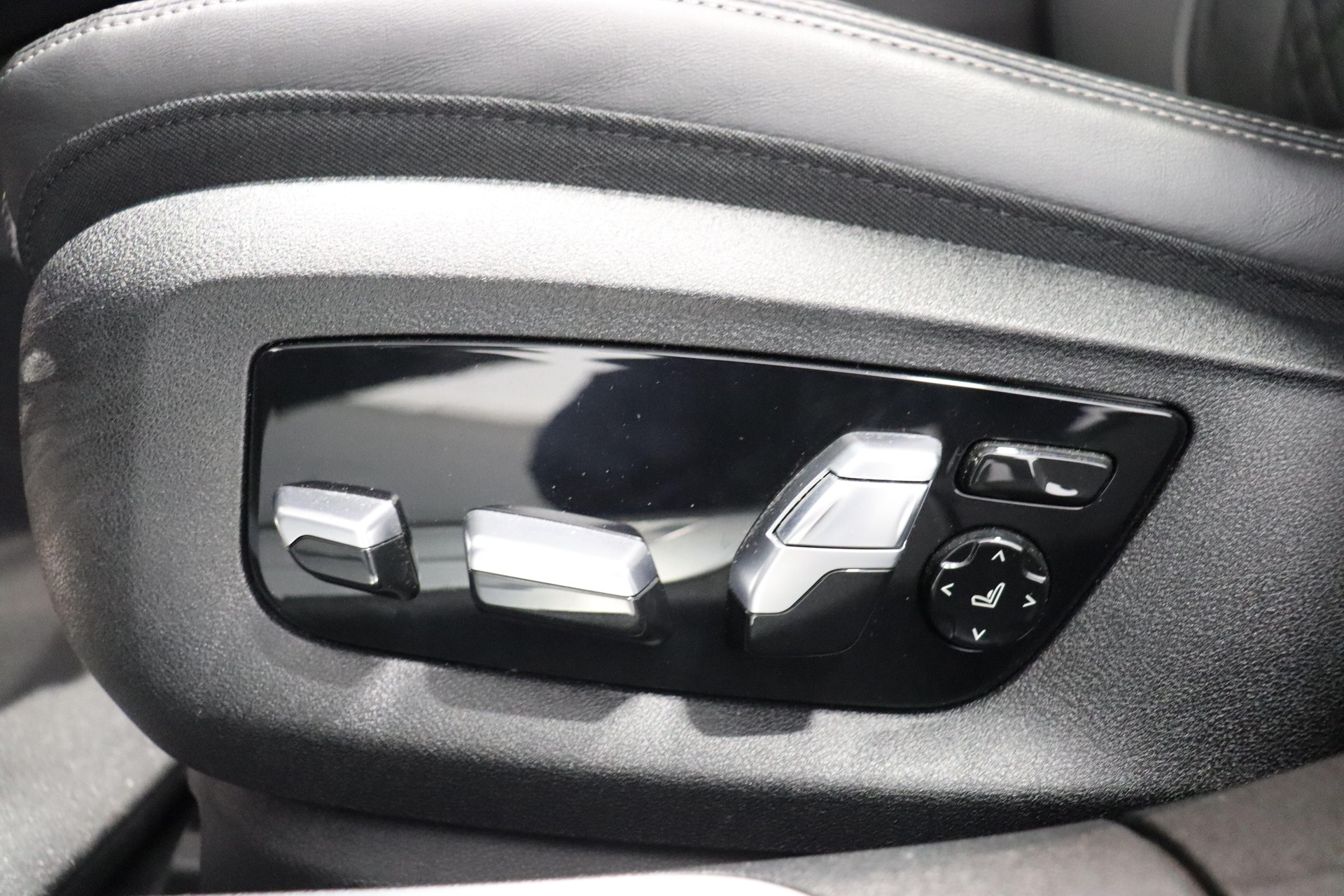BMW 730d xDrive SAG-showroom-element-3