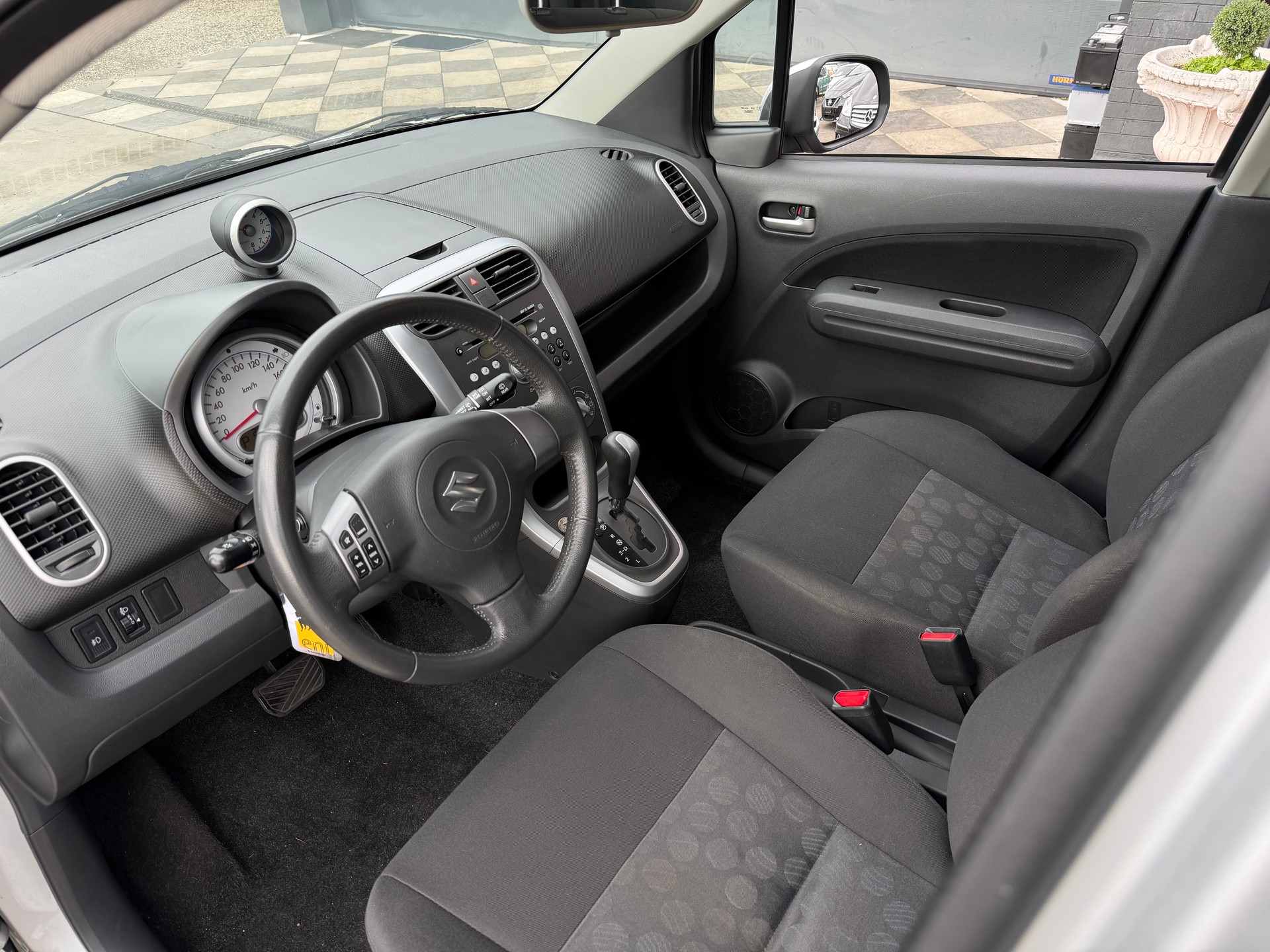 SUZUKI Splash 1.2i 16V GL Top Automatic-image-8