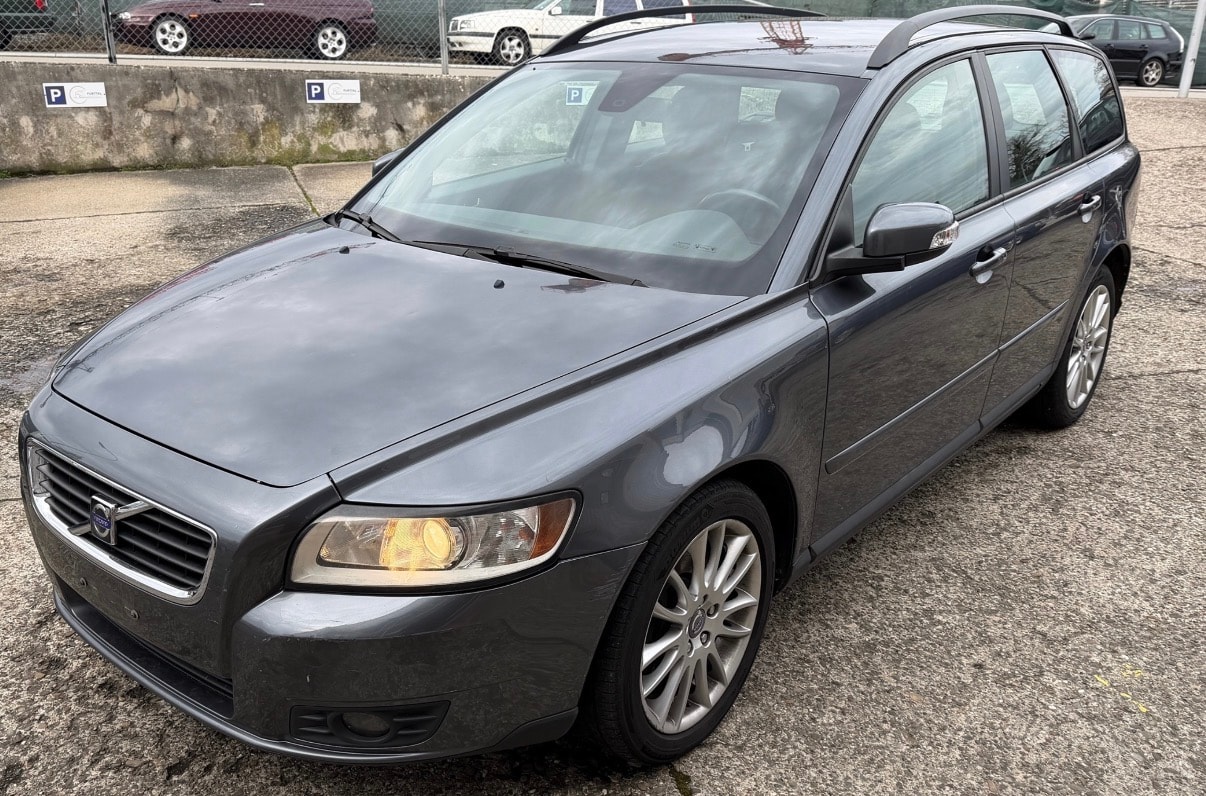 VOLVO V50 2.0D Summum Powershift-showroom-element-1