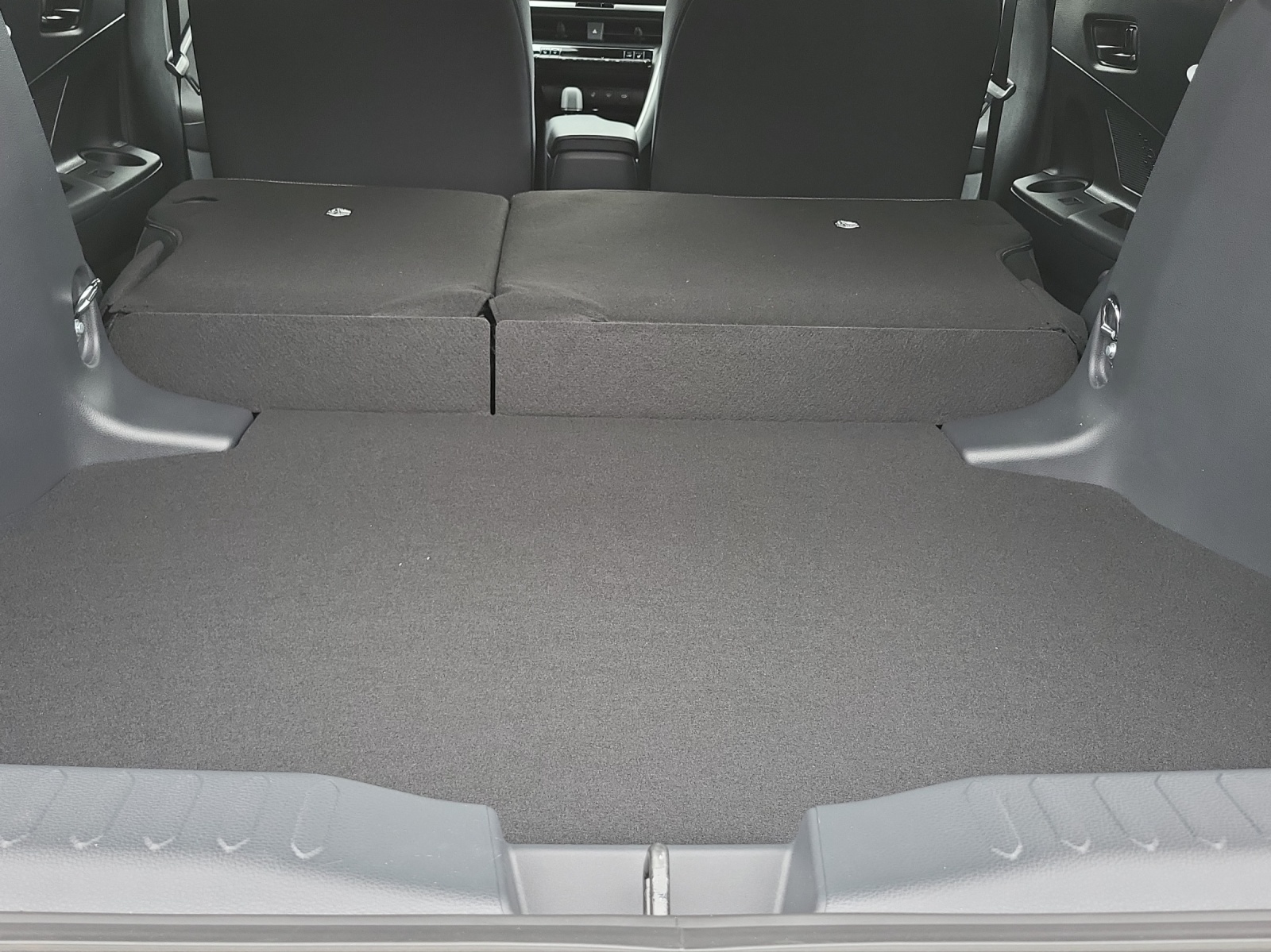 TOYOTA C-HR 2.0 HEV Swiss Edition 4x4-image-15