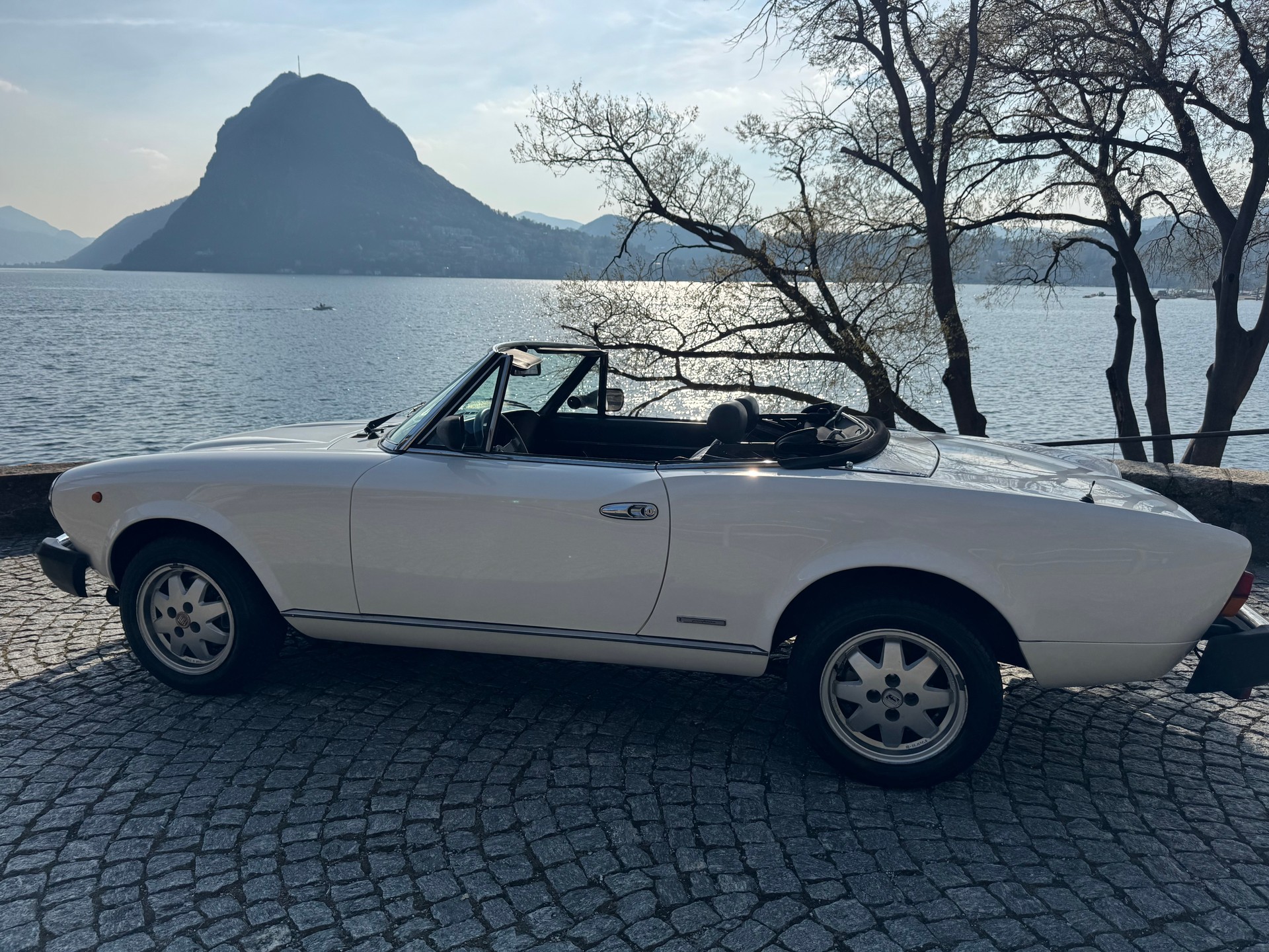FIAT 2000 IE-image-1
