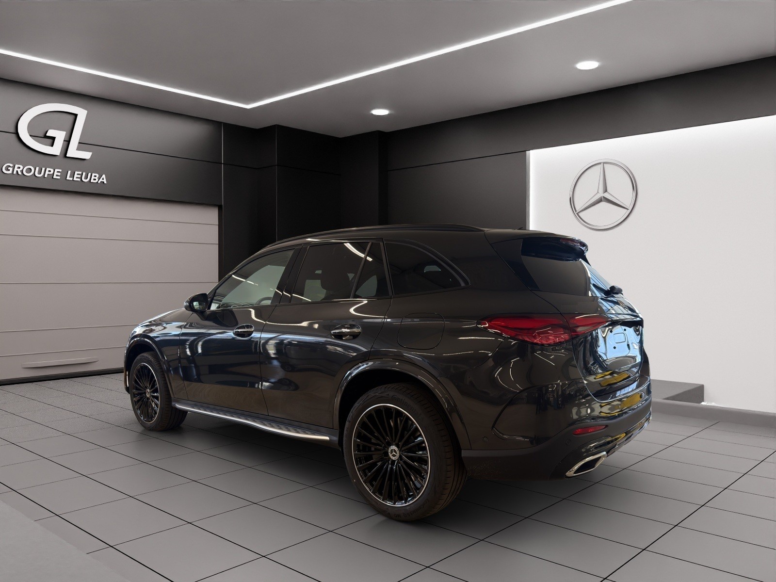 MERCEDES-BENZ GLC 200 4Matic 9G-Tronic-showroom-element-3