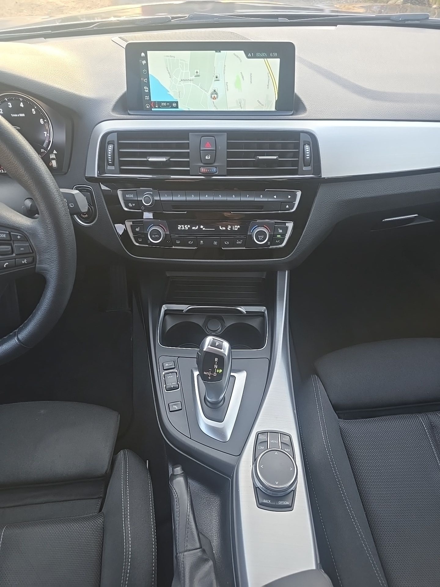 BMW 118i Steptronic-image-10