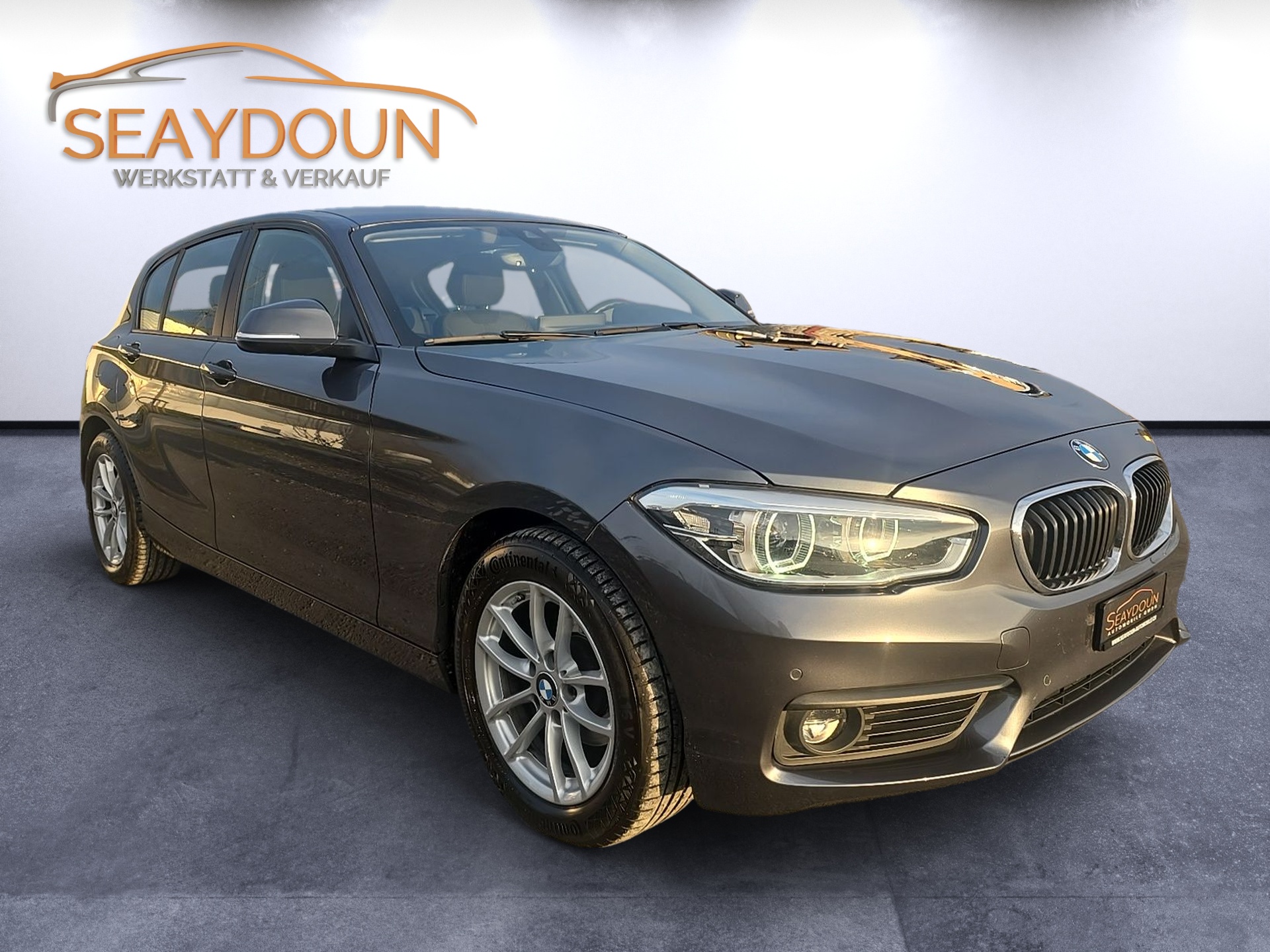 BMW 118i Steptronic-showroom-element-1