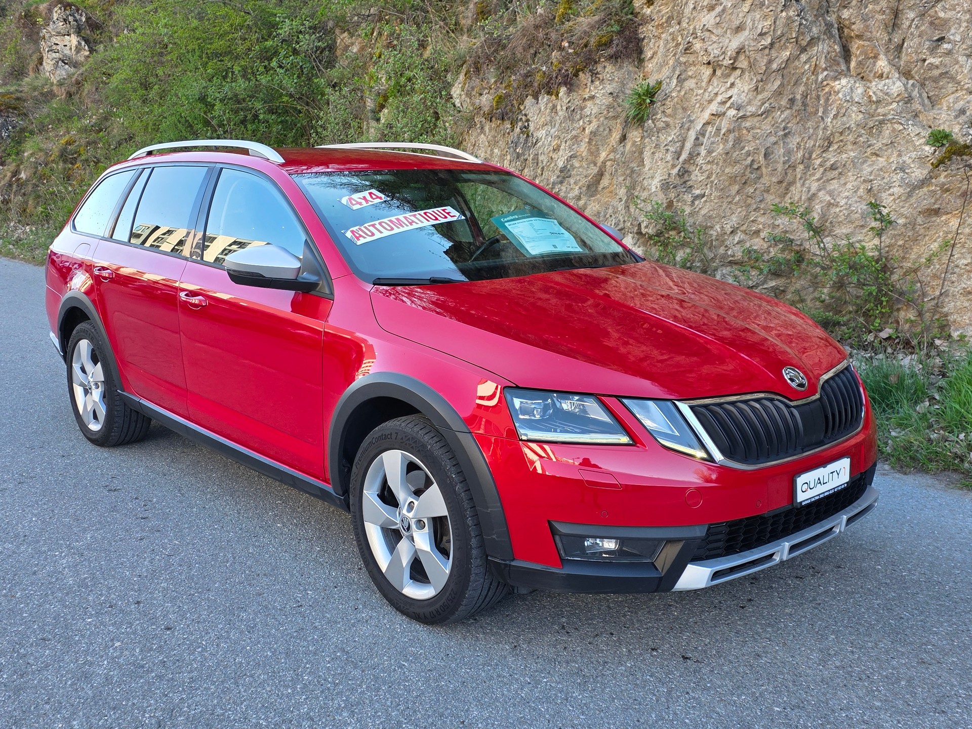 SKODA Octavia Combi 2.0 TSI Scout 4x4 DSG-image-5