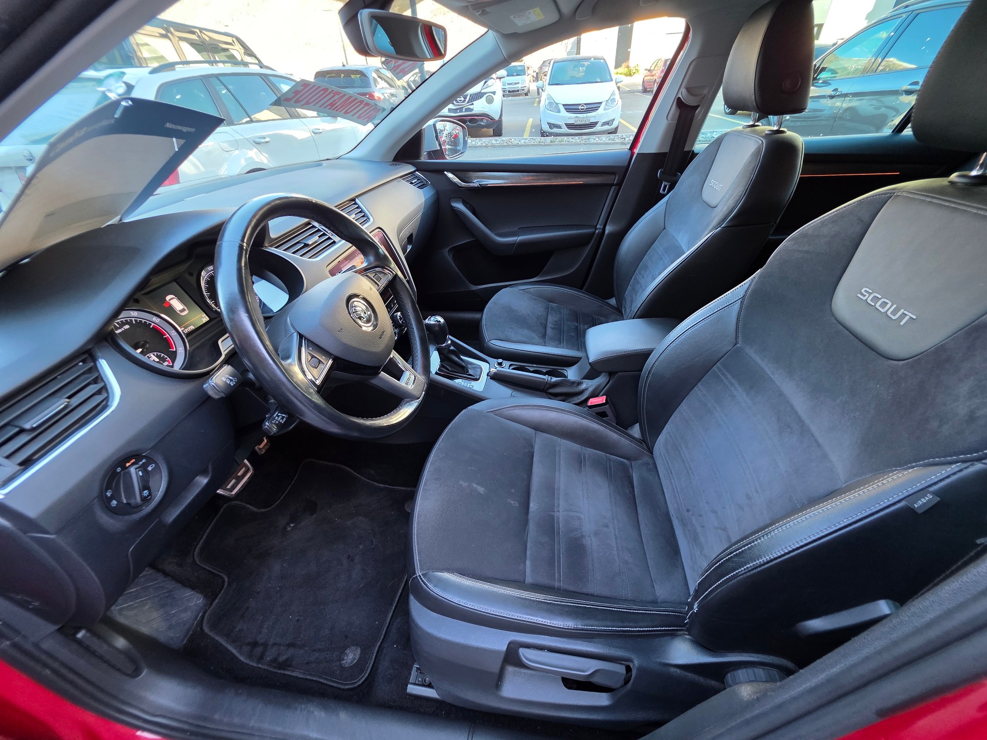 SKODA Octavia Combi 2.0 TSI Scout 4x4 DSG-image-7