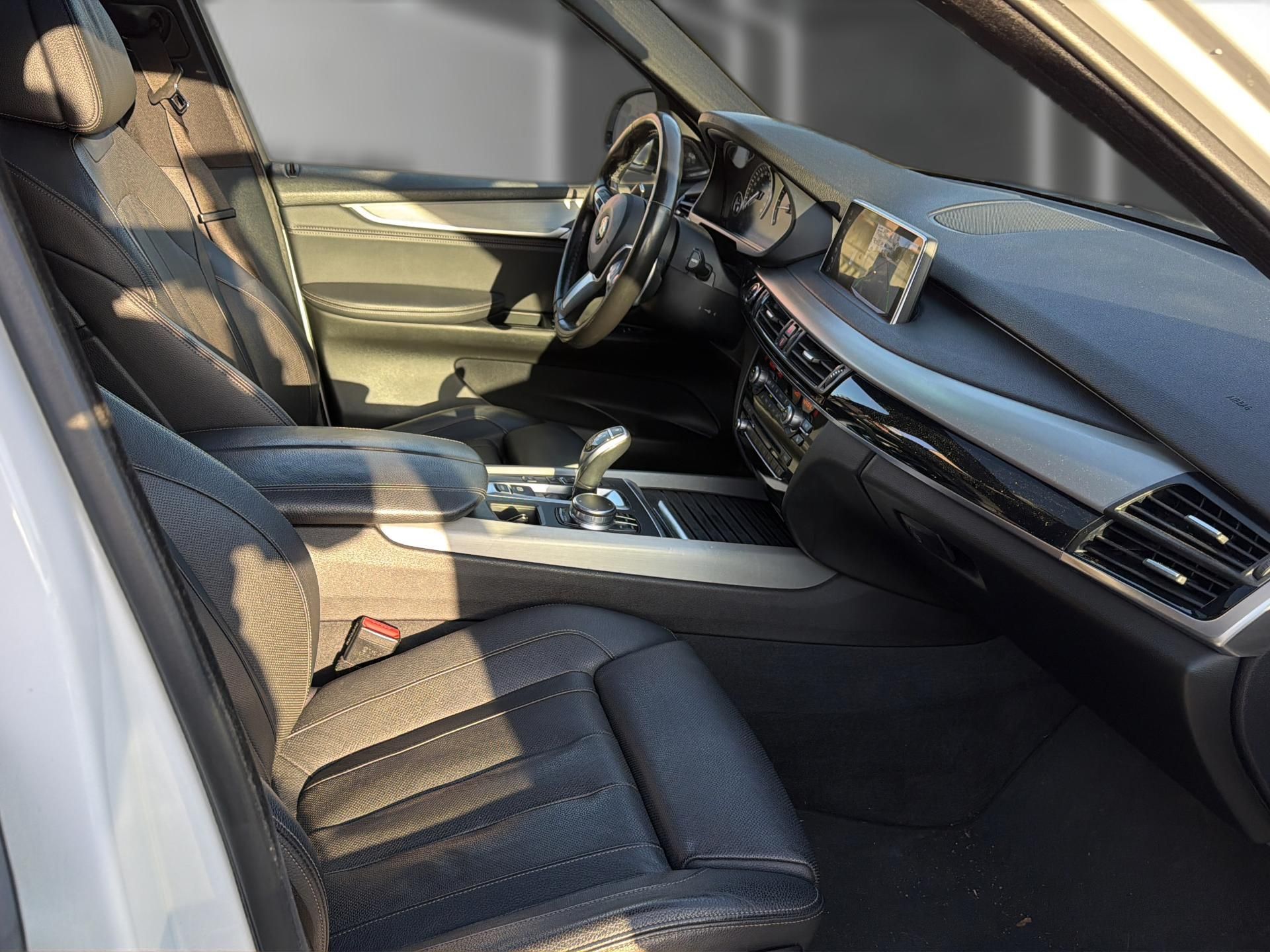 BMW X5 xDrive M50d Steptronic-image-13