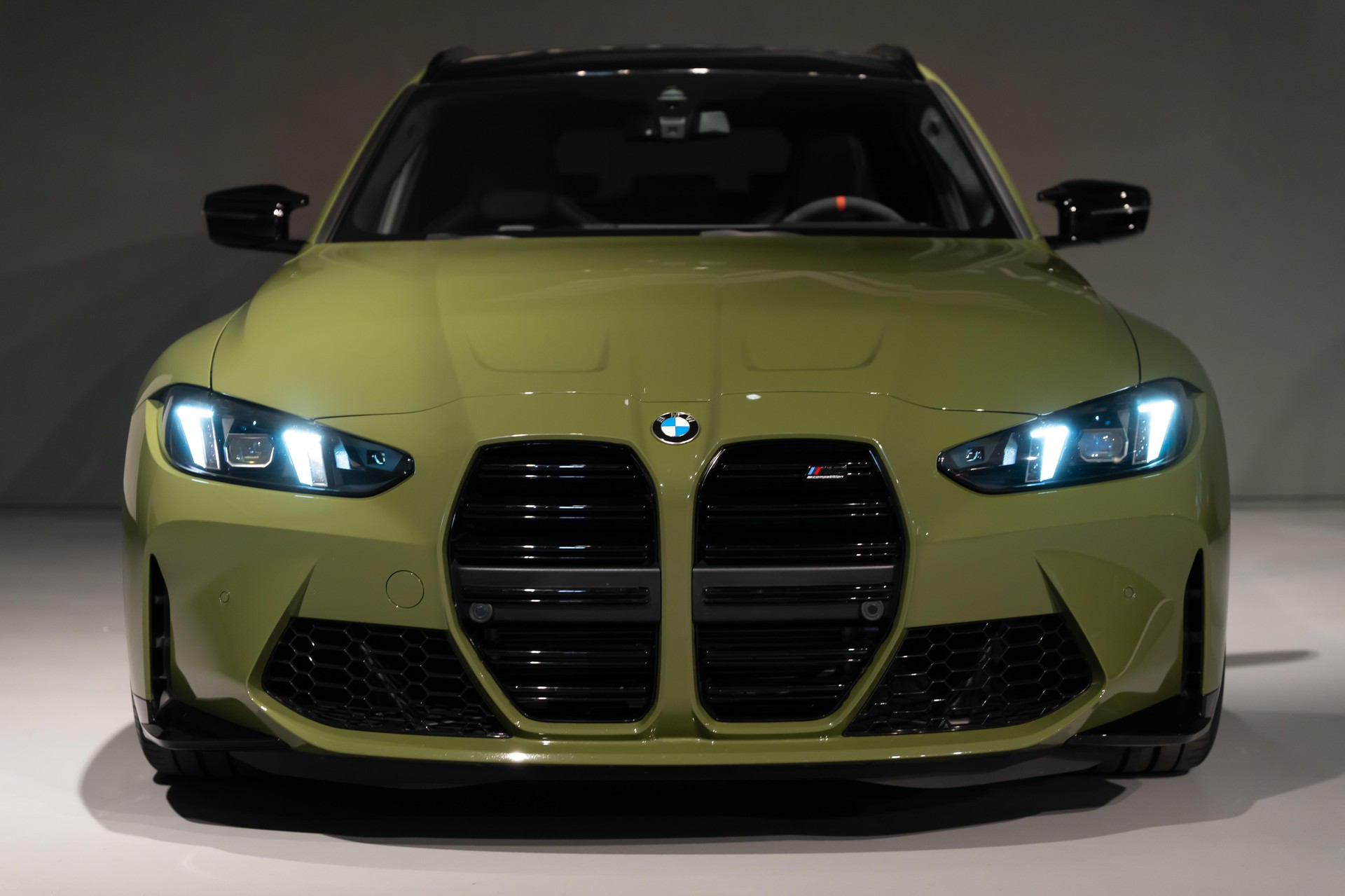BMW M3 Competition xDrive Touring-showroom-element-3