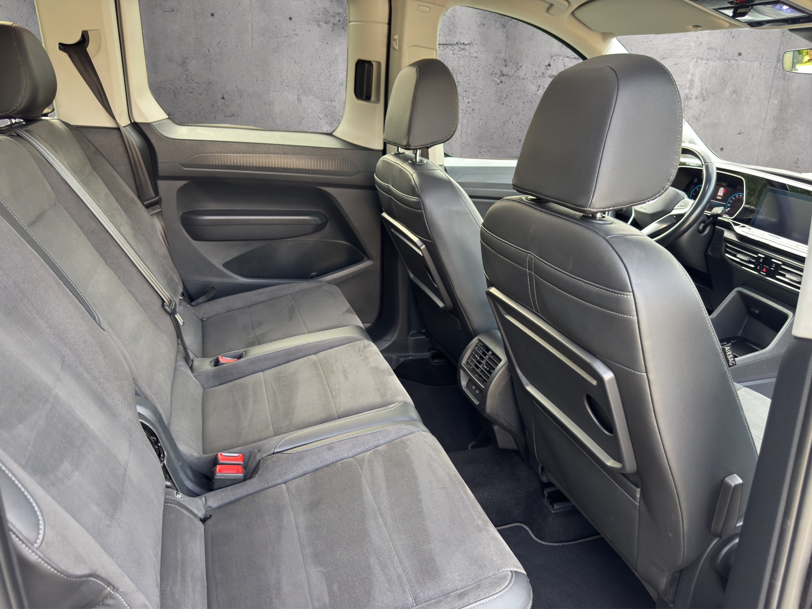 VW Caddy 2.0 TDI Style DSG-image-15