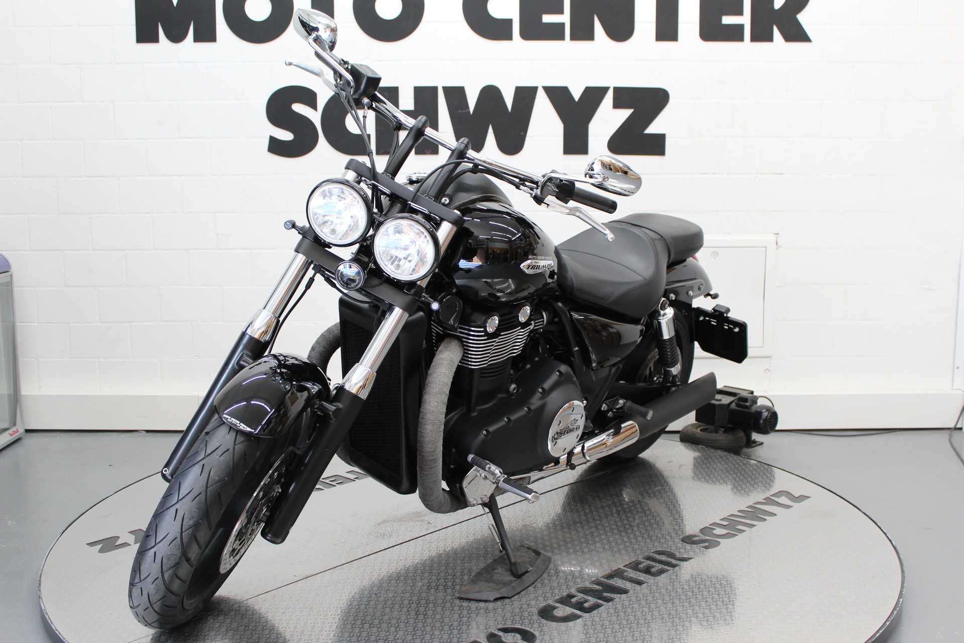 TRIUMPH Thunderbird Storm 1700 ABS-image-2