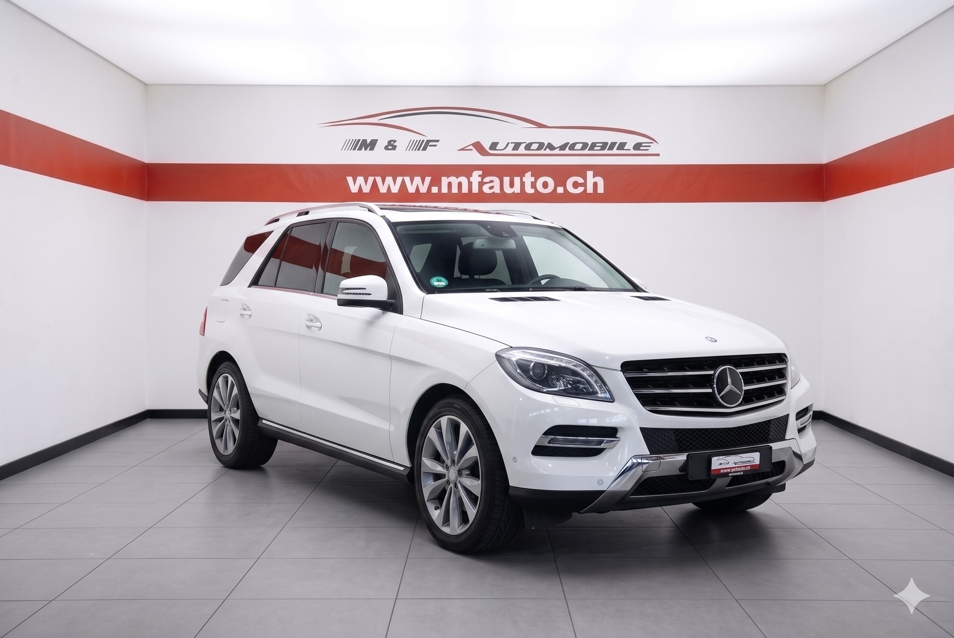 MERCEDES-BENZ ML 350 CDI BlueTec-showroom-element-2