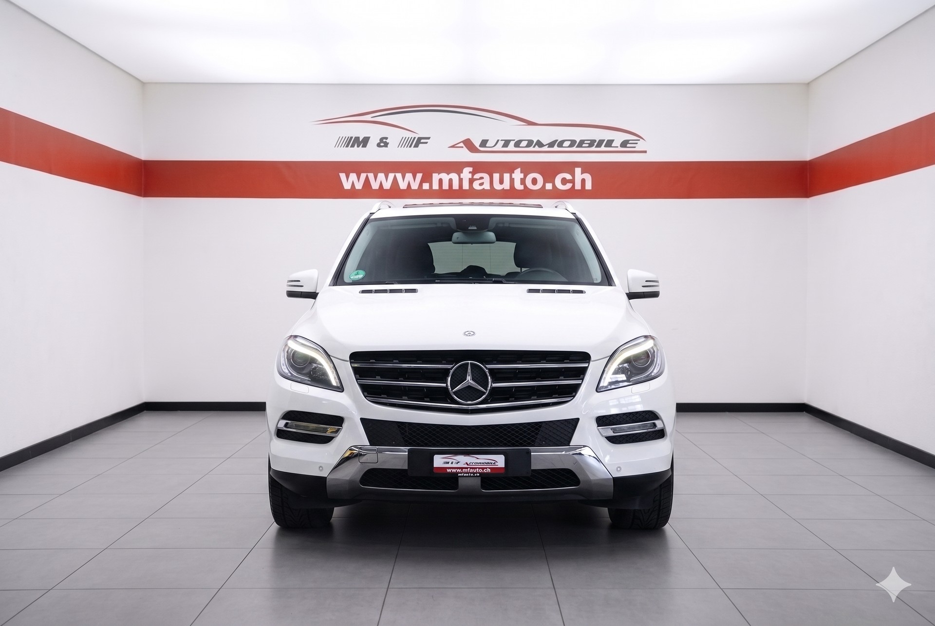MERCEDES-BENZ ML 350 CDI BlueTec-showroom-element-1