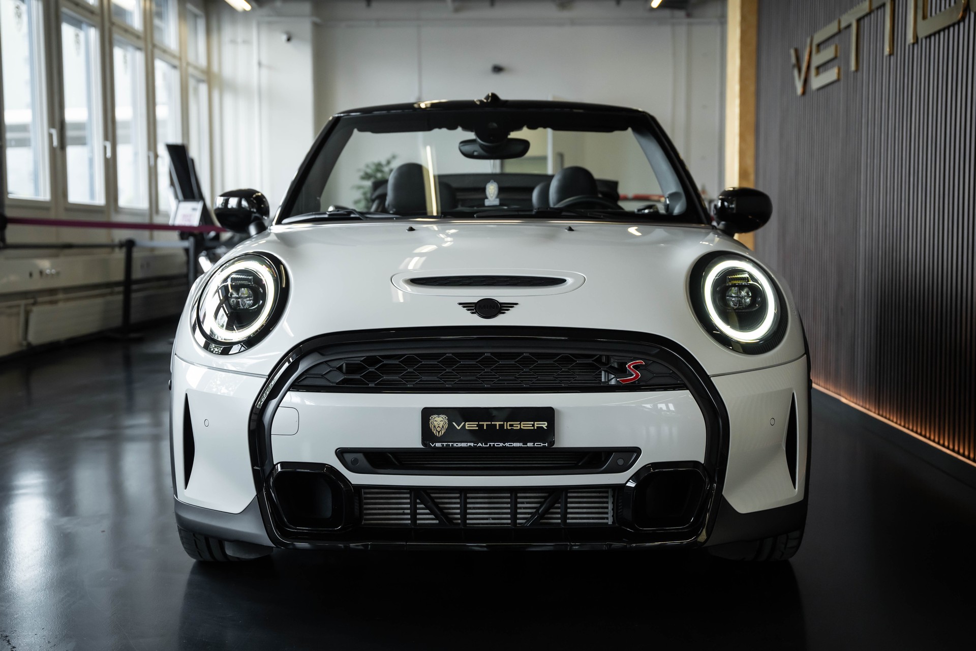 MINI Cooper S Cabriolet DKG-showroom-element-2