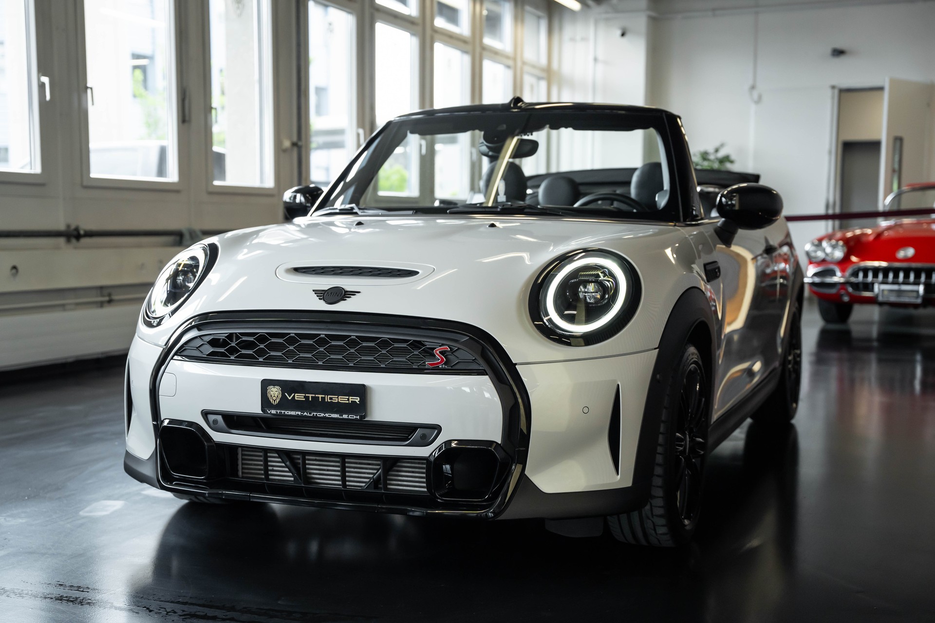 MINI Cooper S Cabriolet DKG-showroom-element-3