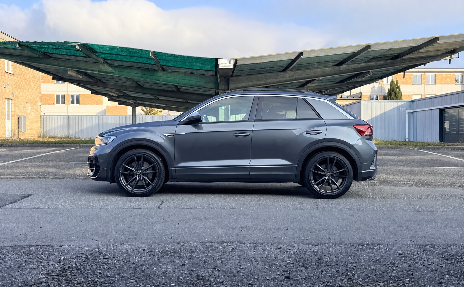 VW T-Roc 2.0 TSI R DSG 4Motion-image-11