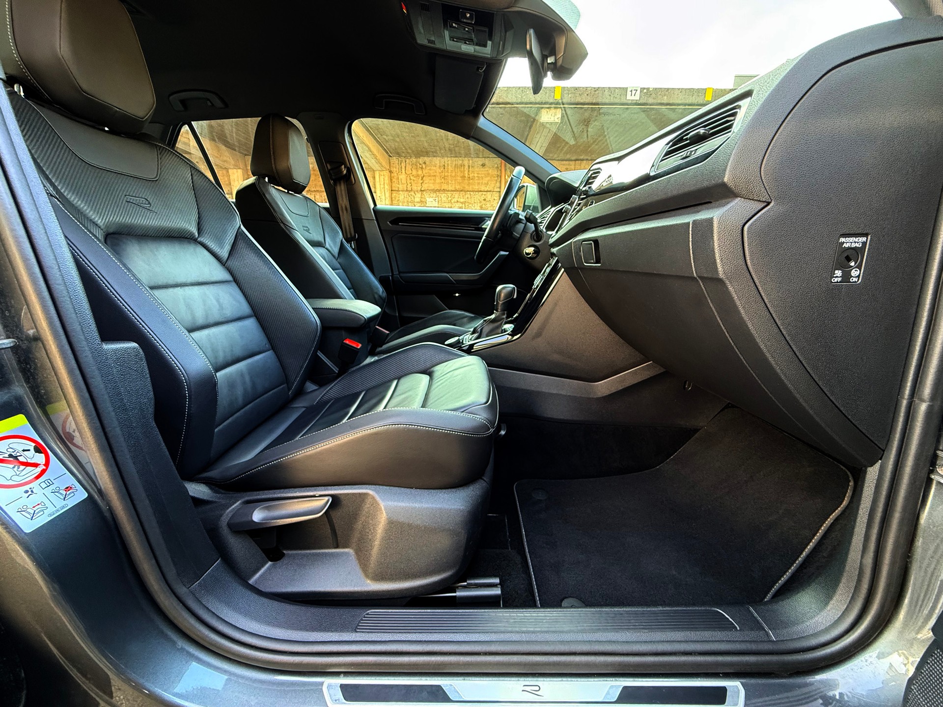VW T-Roc 2.0 TSI R DSG 4Motion-image-16