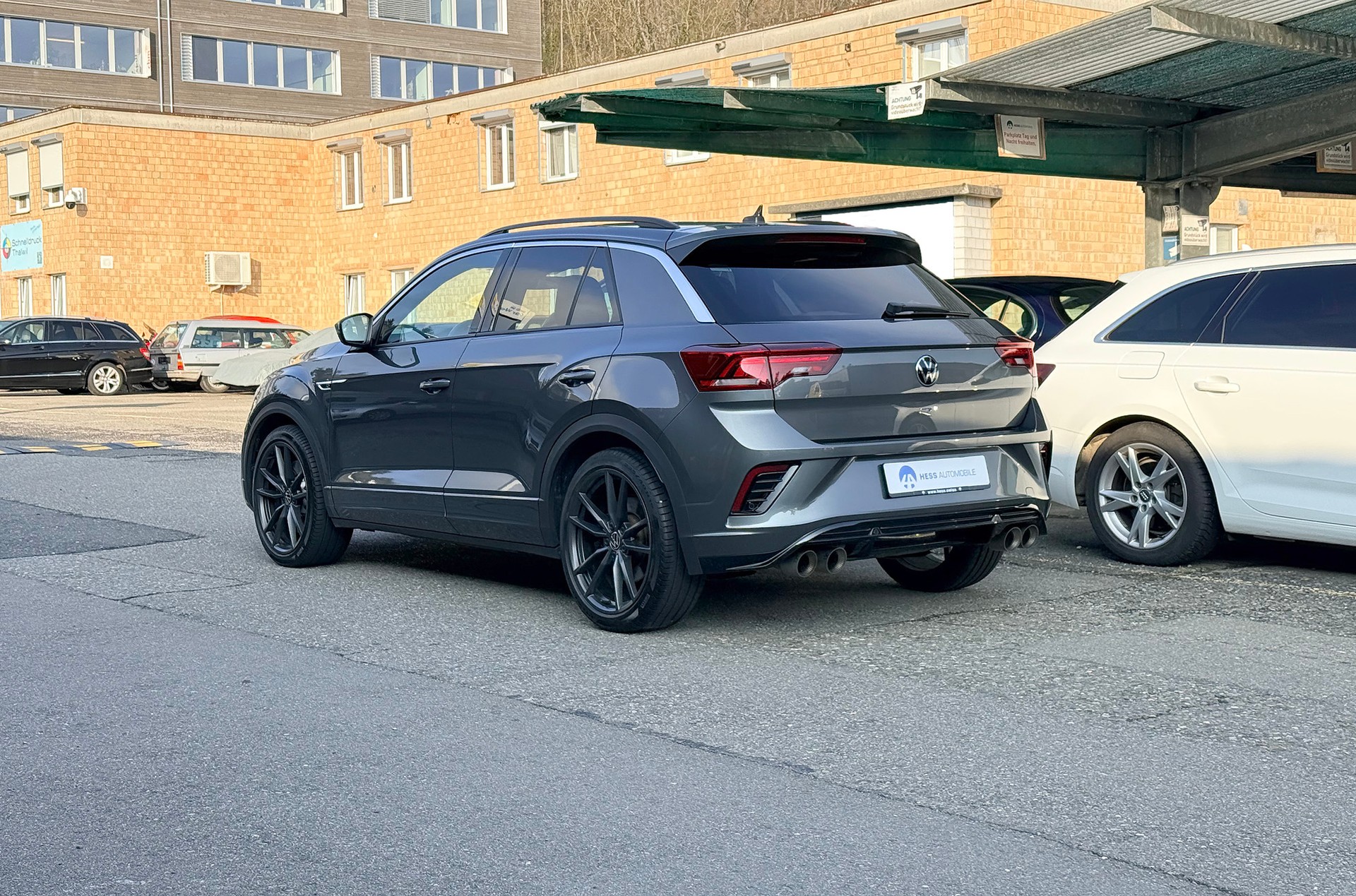 VW T-Roc 2.0 TSI R DSG 4Motion-image-12