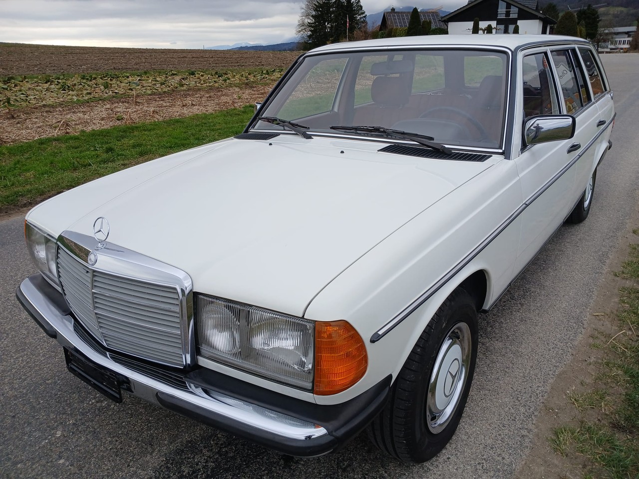 MERCEDES-BENZ 230 TE-image-1