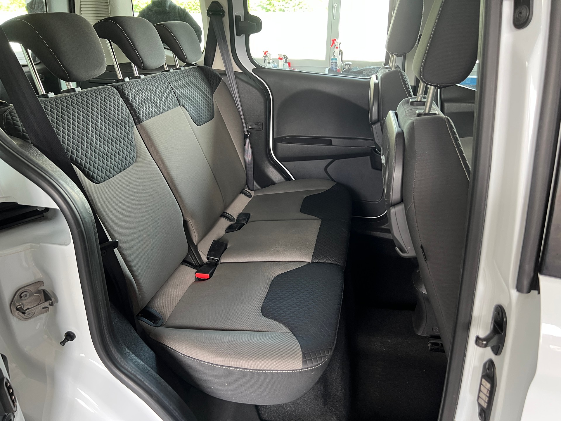FORD Tourneo Courier 1.0 SCTi Trend-image-8