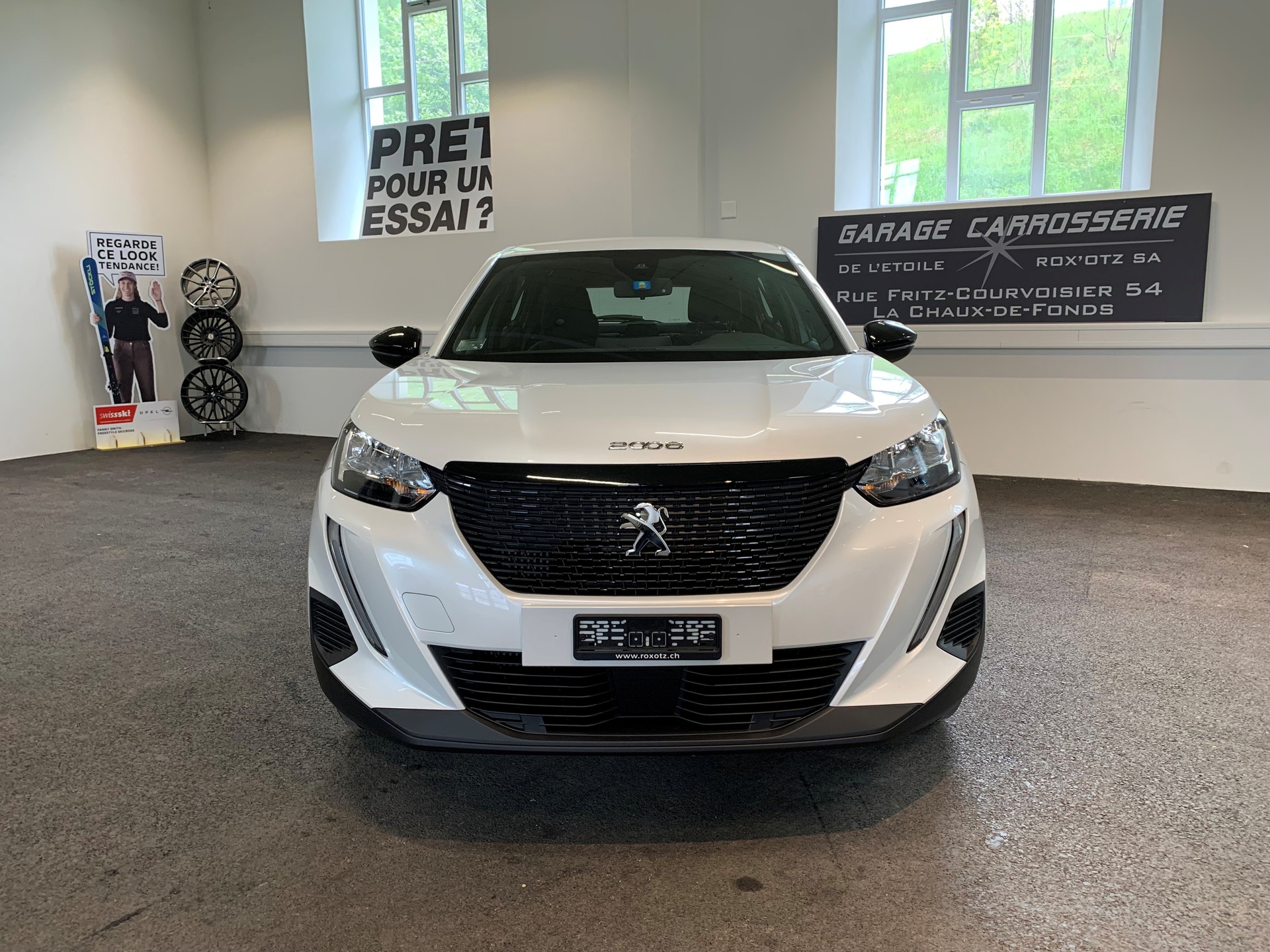 PEUGEOT 2008 1.2 PureTech Active Pack EAT8-image-1